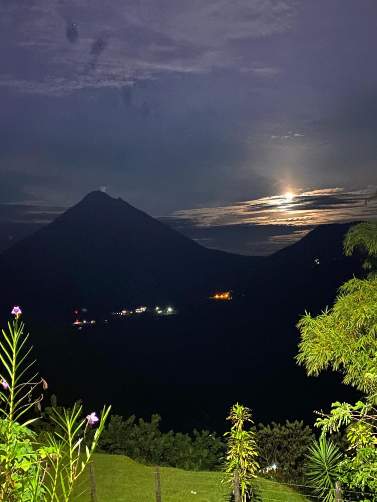 Essence Arenal & Yoga Lodge