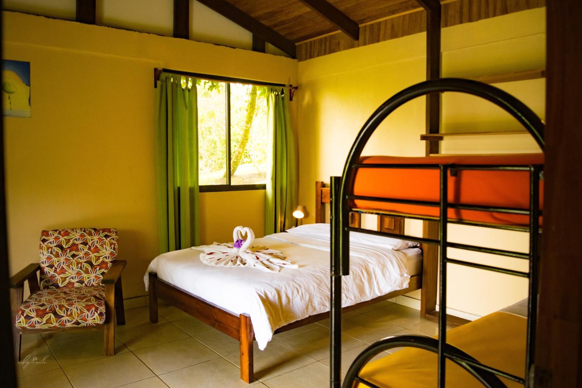 Essence Arenal & Yoga Lodge *