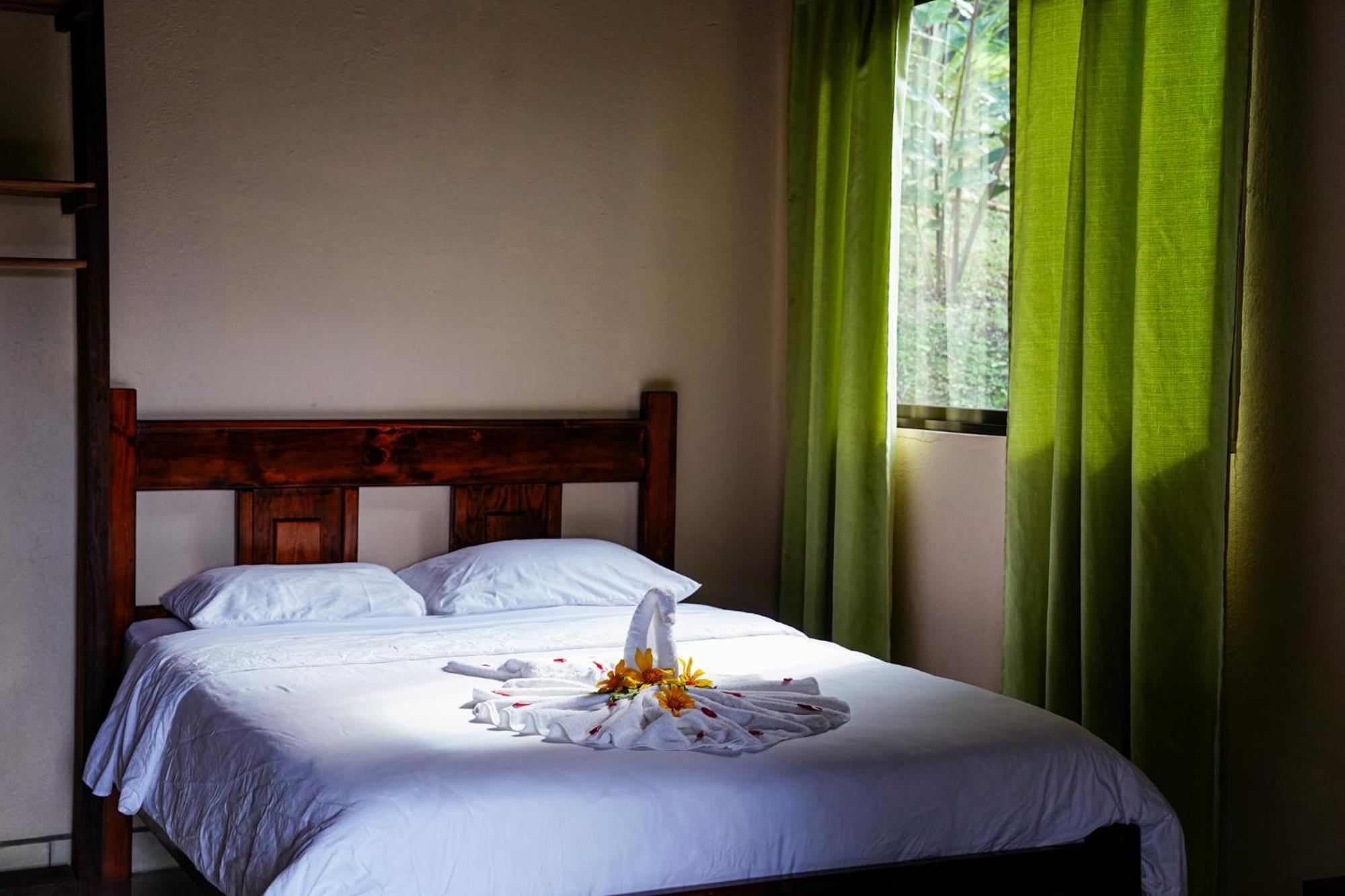 Lodge Essence Arenal & Yoga