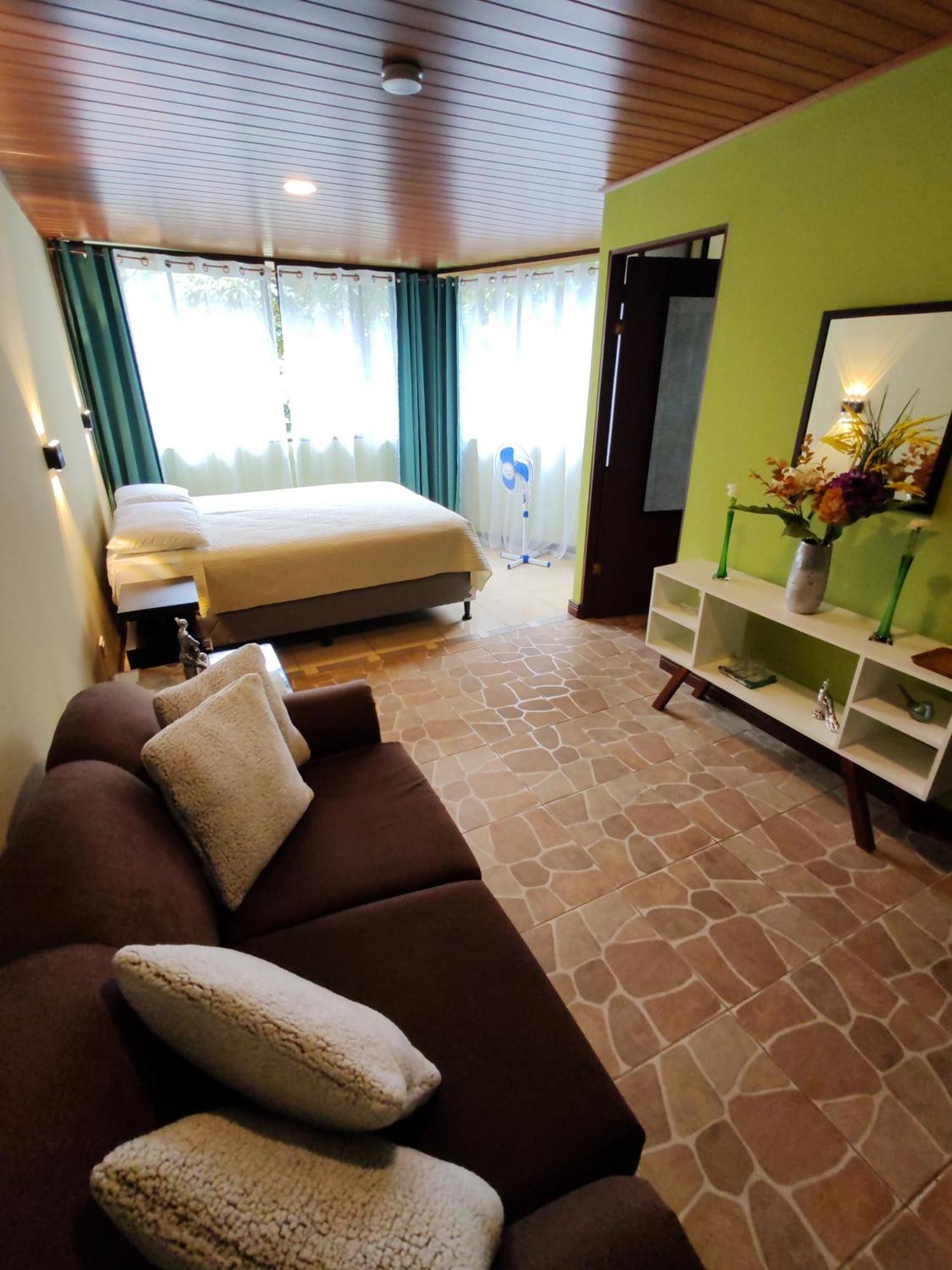 Mi Casa Su Casa * Monteverde