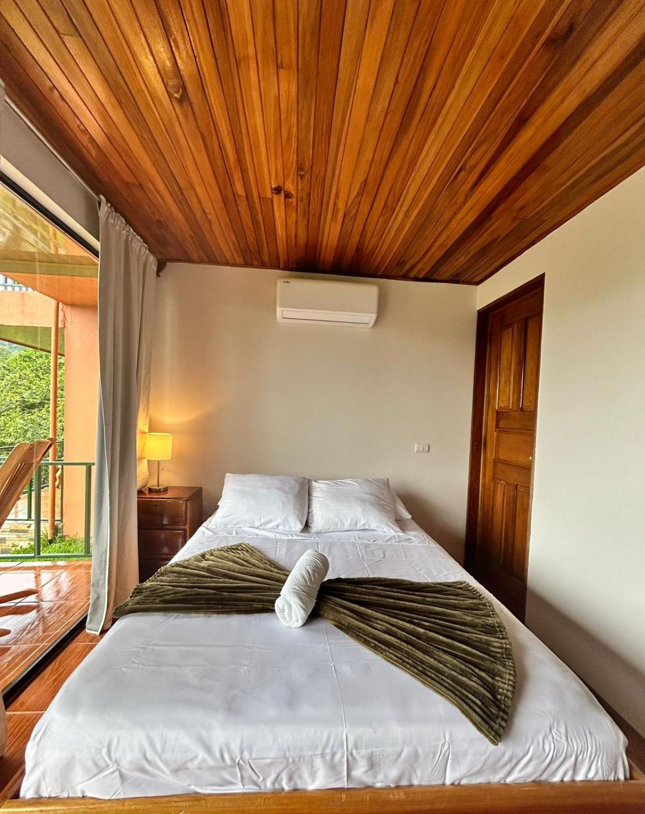 Chateau Arenal & Restaurante Hotel *