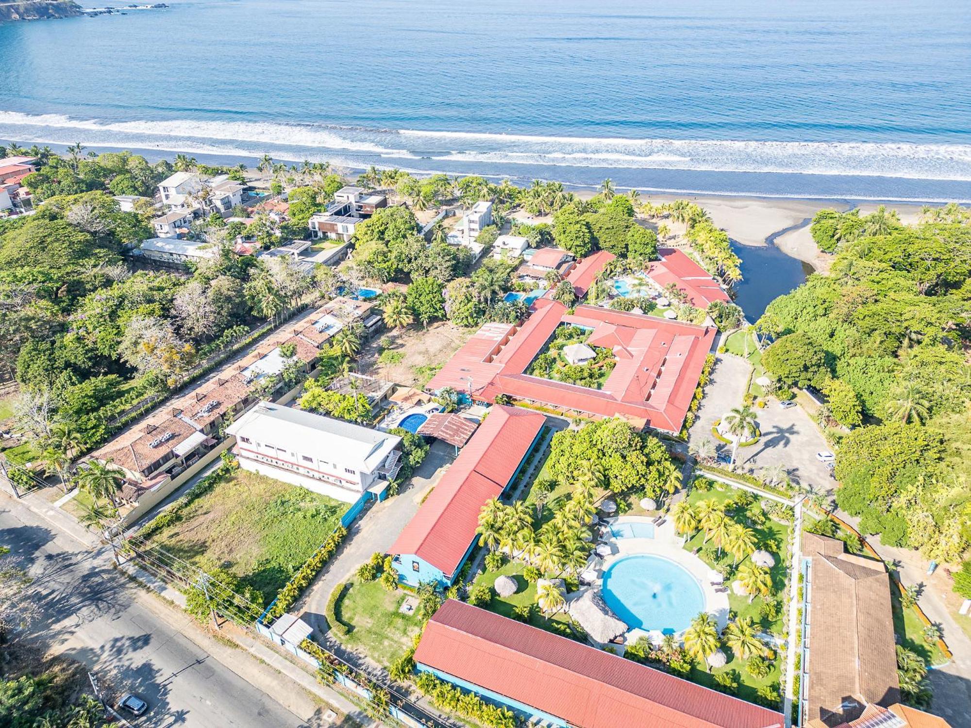 Hotel Break & Cr Surf Camp 3*