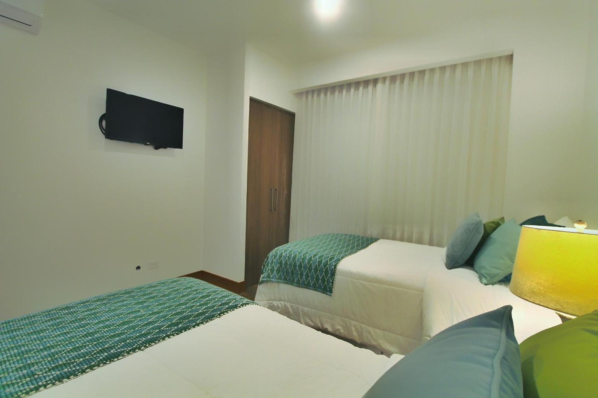 Peninsula 25 Apartment *