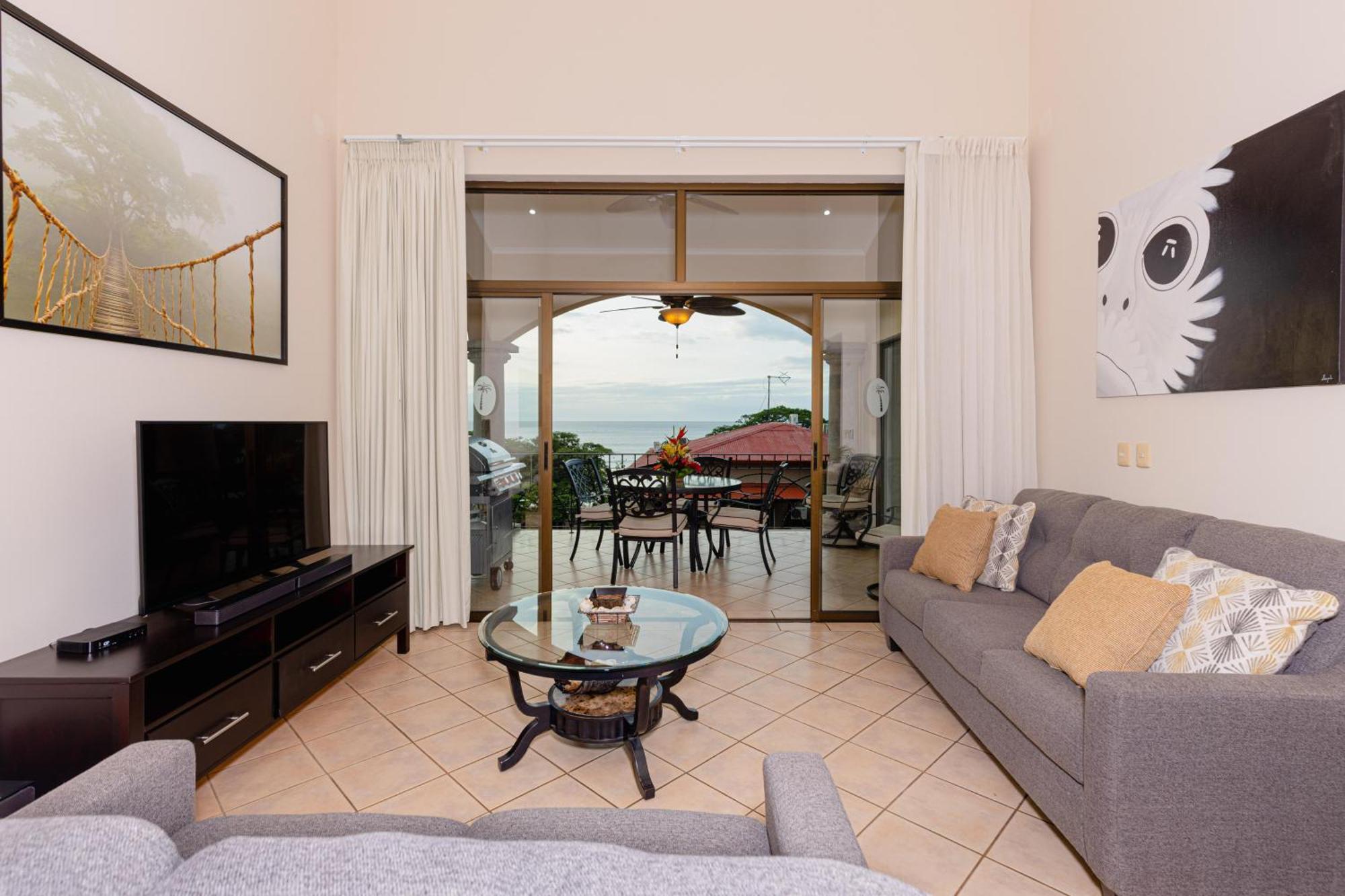 Sunrise 48- 3 Bedroom Ocean View Penthouse Apartment *