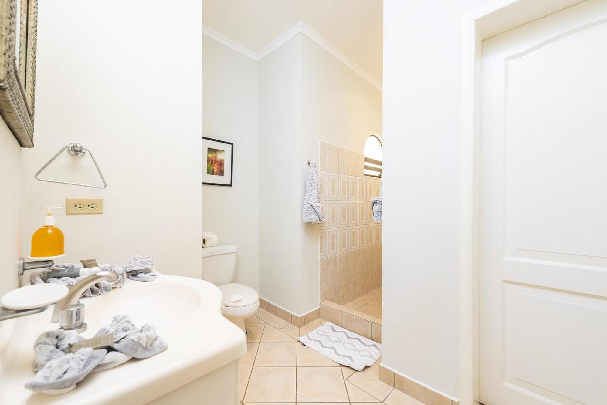 Sunrise 43 - 2 Bedroom Ocean View Apartment *