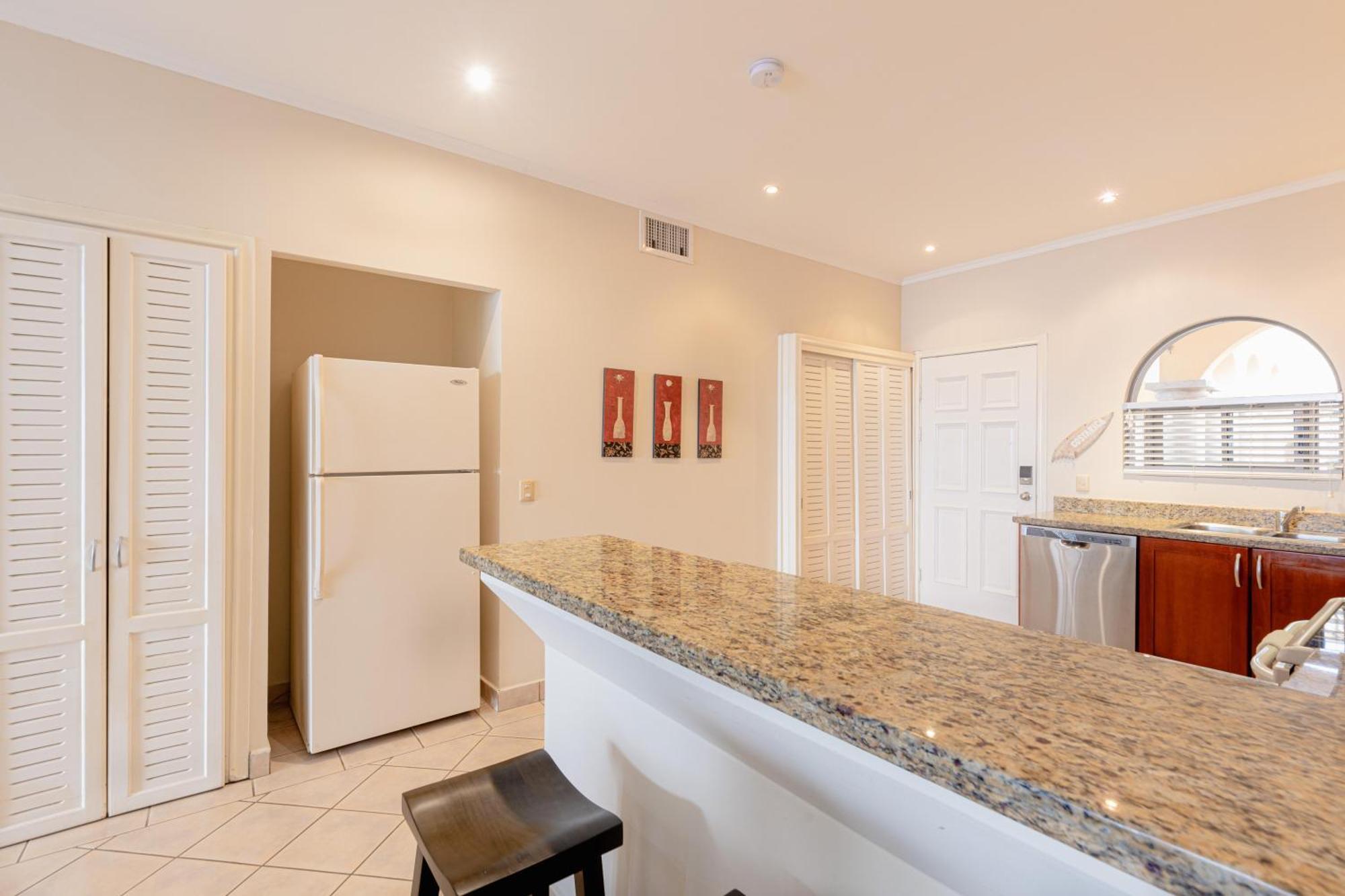 Sunrise 48- 3 Bedroom Ocean View Penthouse Apartment Tamarindo