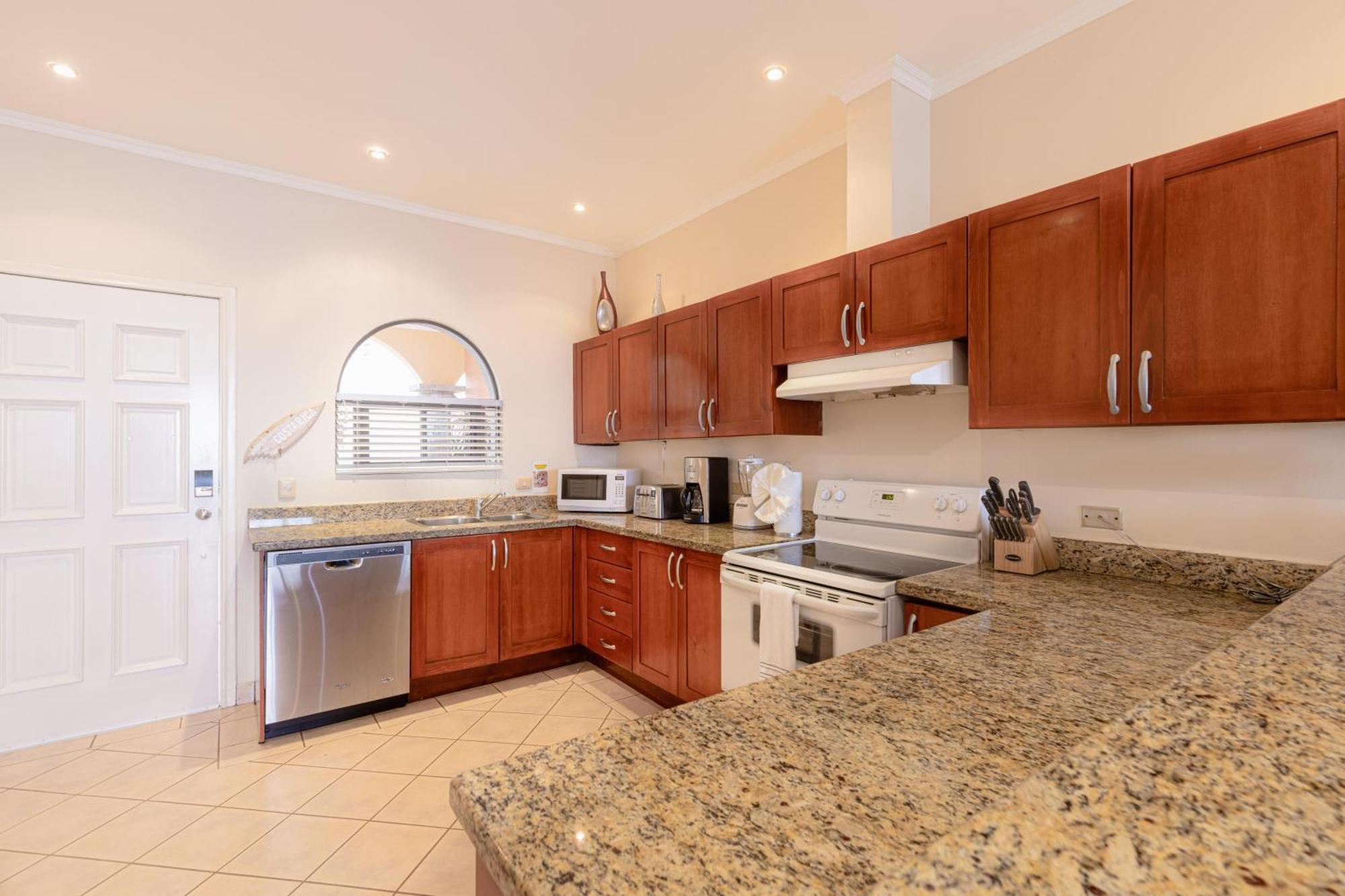 Sunrise 48- 3 Bedroom Ocean View Penthouse *