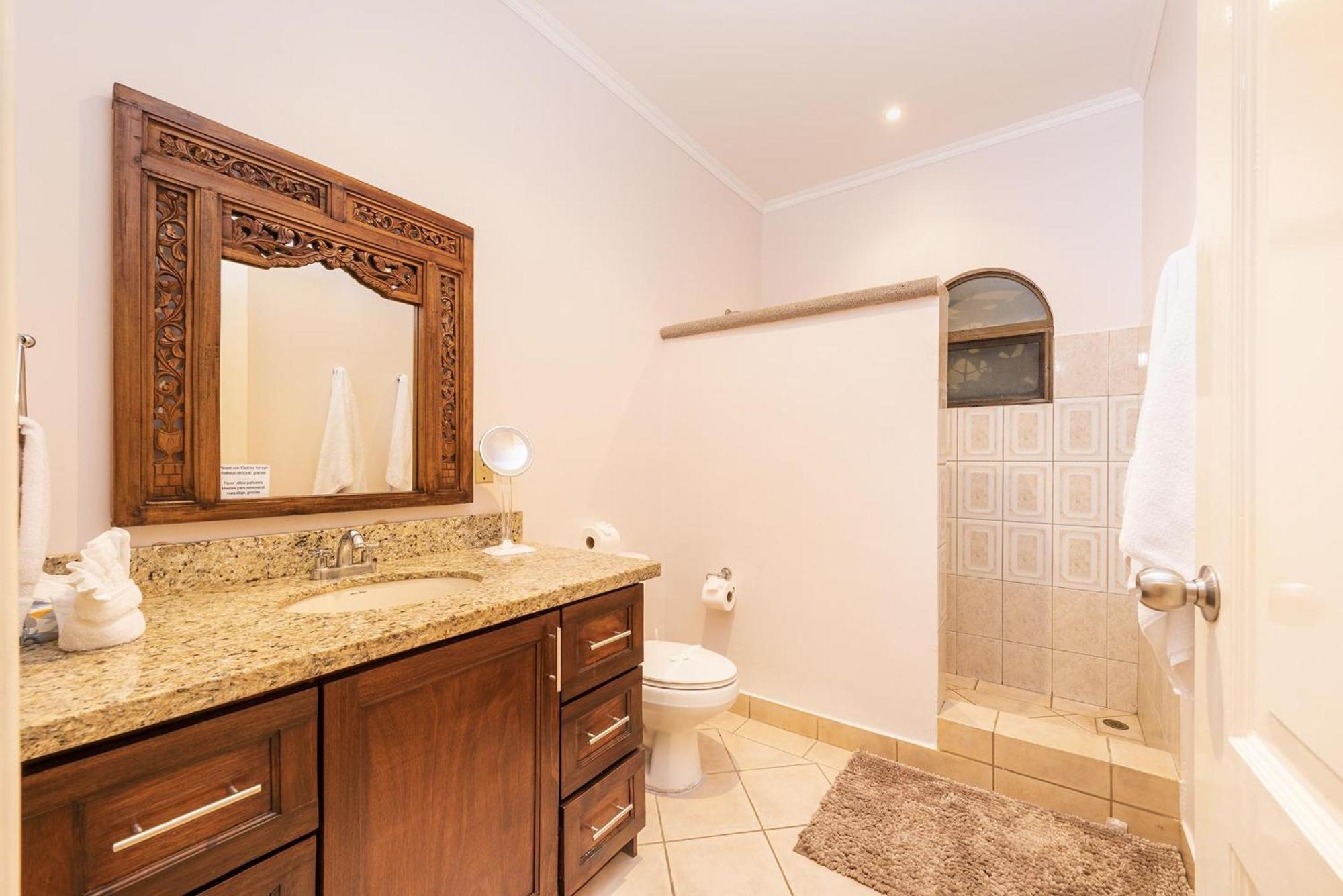Sunrise 33- 3 Bedroom Poolside Apartment *