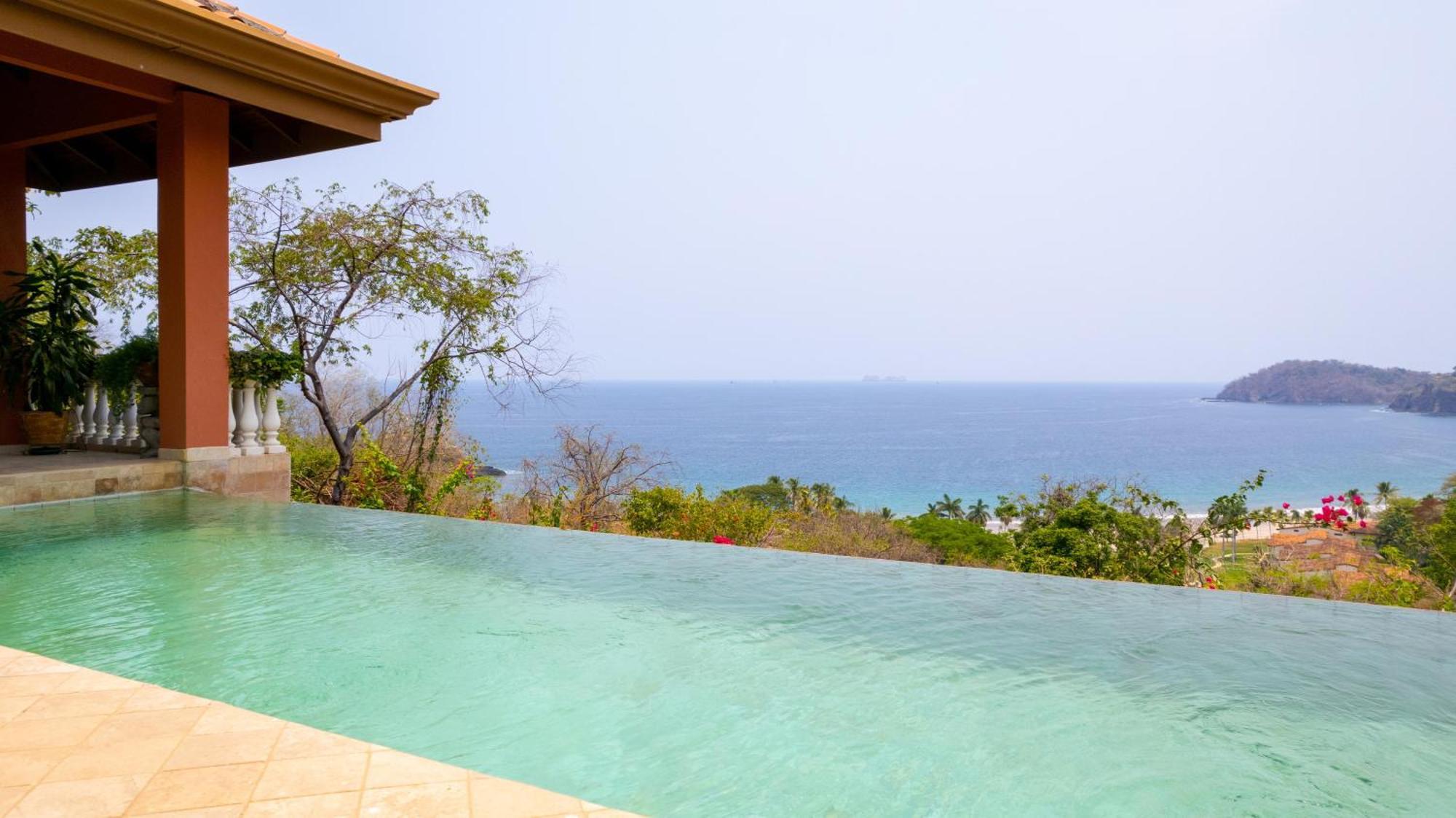 Casa Rosa- Luxury Ocean View 3 Bedroom *