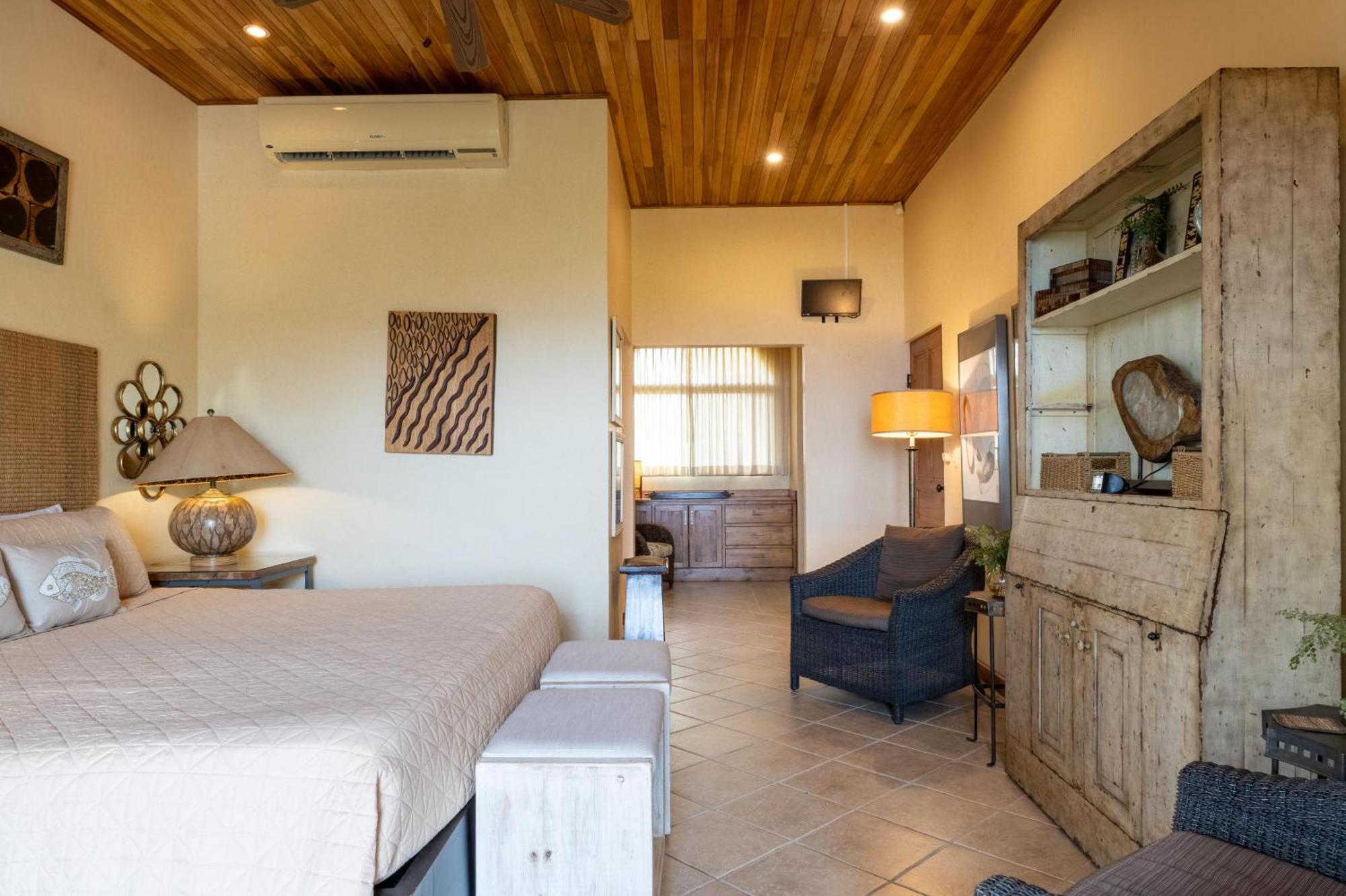 Casa Rosa- Luxury Ocean View 3 Bedroom