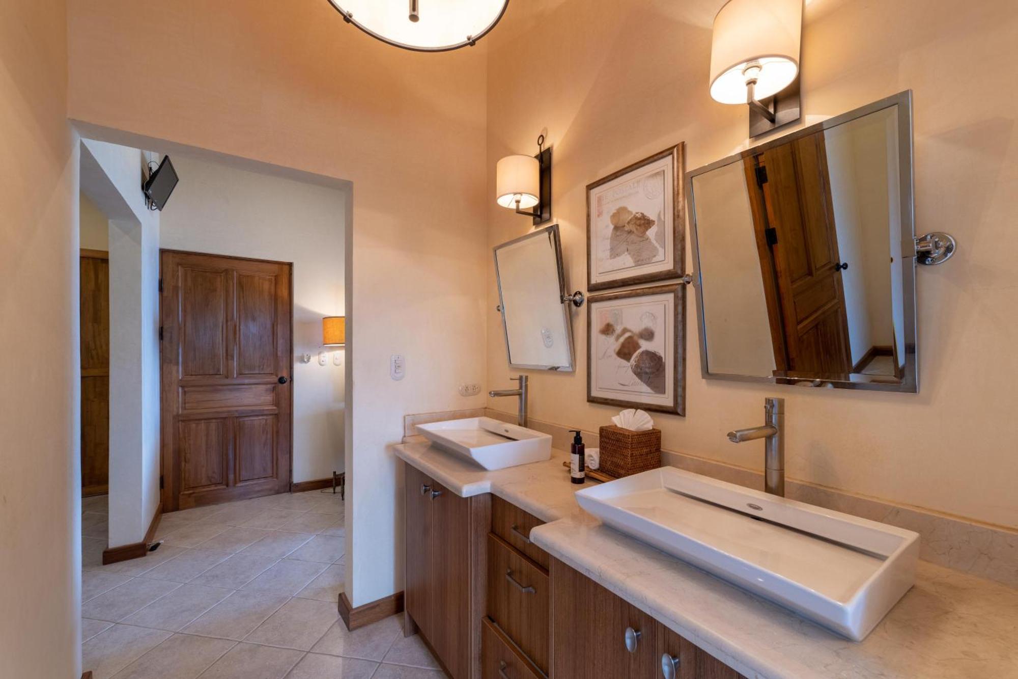 Holiday home Casa Rosa- Luxury Ocean View 3 Bedroom