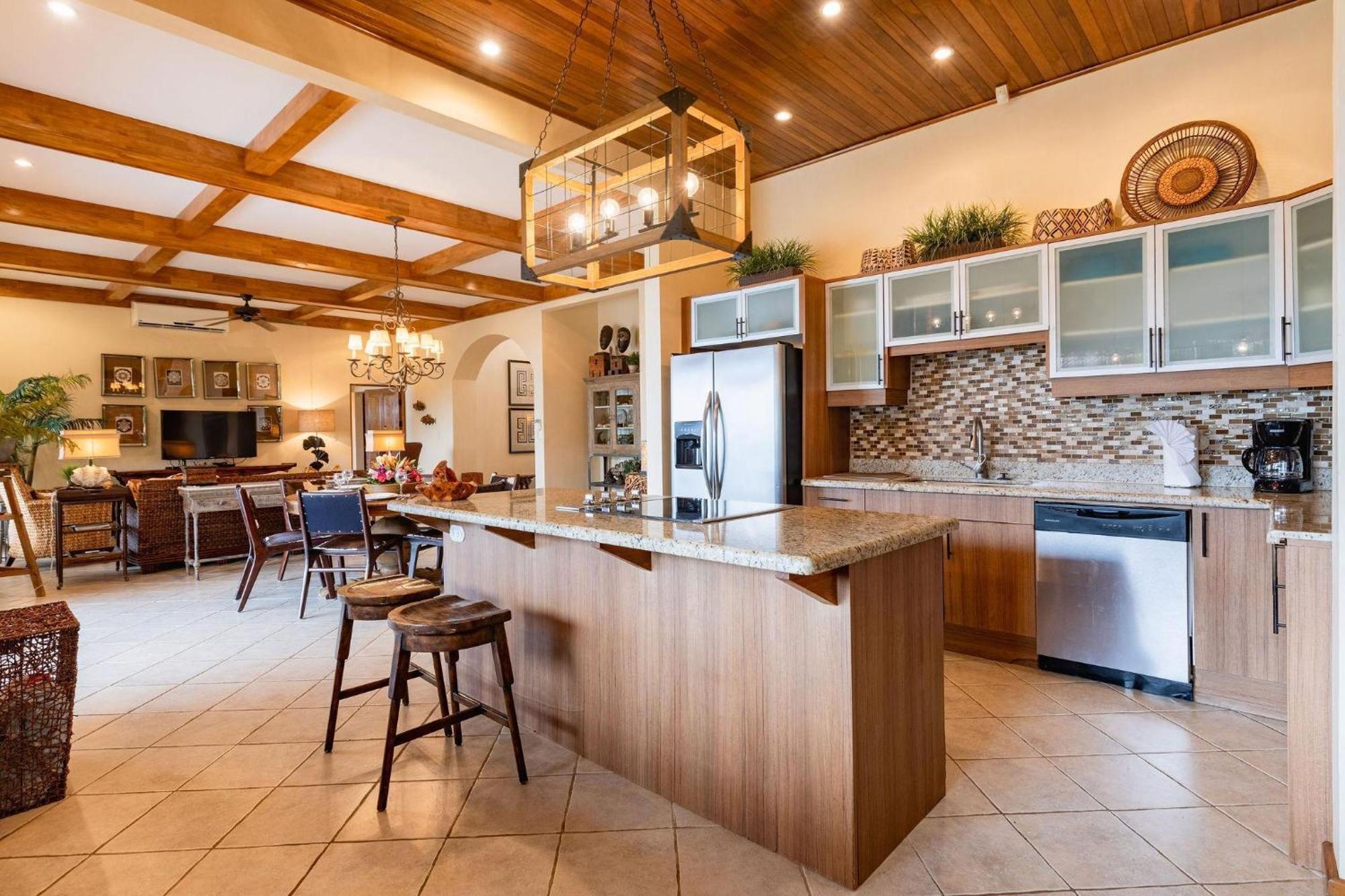 Casa Rosa- Luxury Ocean View 3 Bedroom Holiday home *