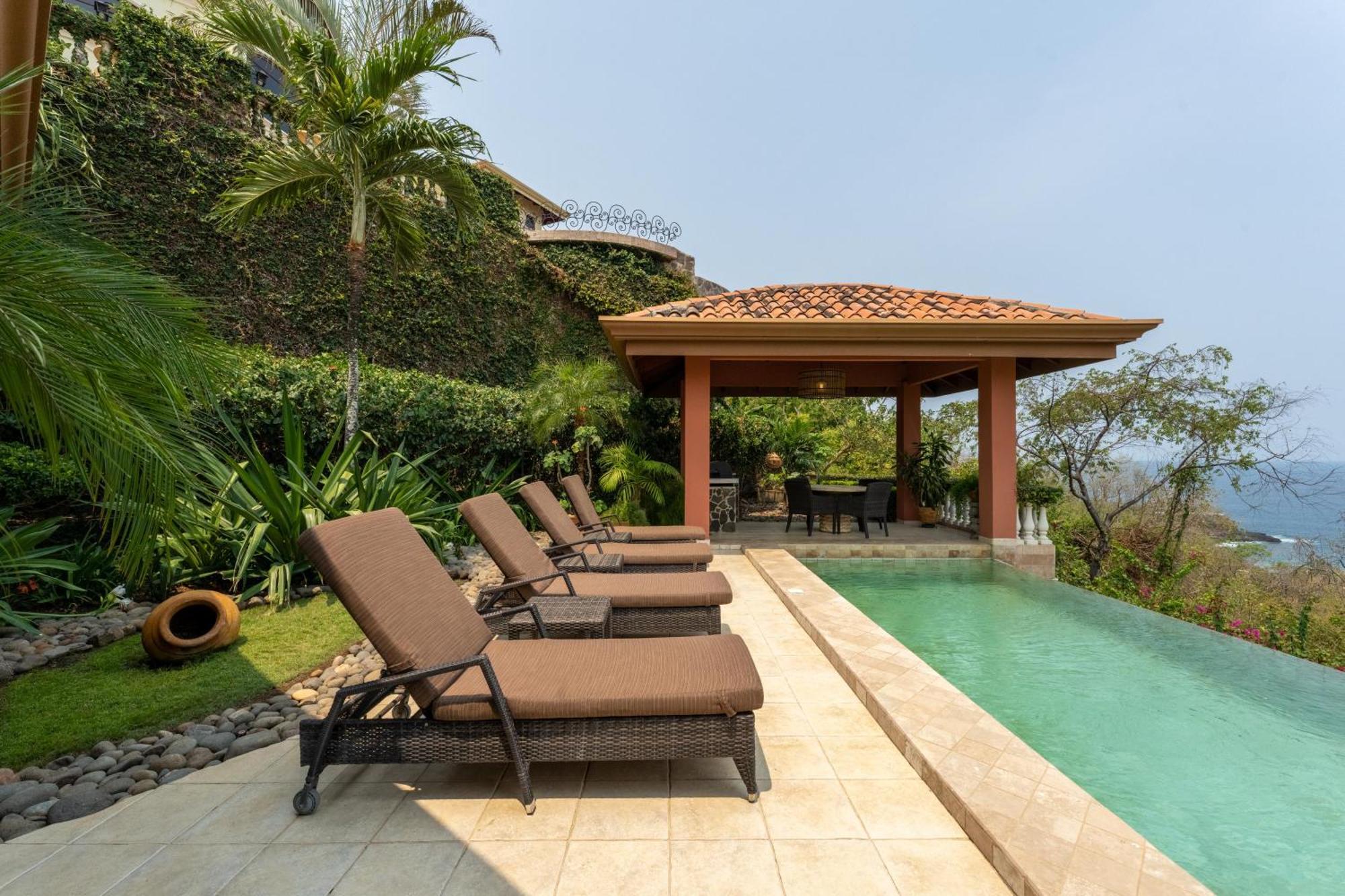 Holiday home Casa Rosa- Luxury Ocean View 3 Bedroom