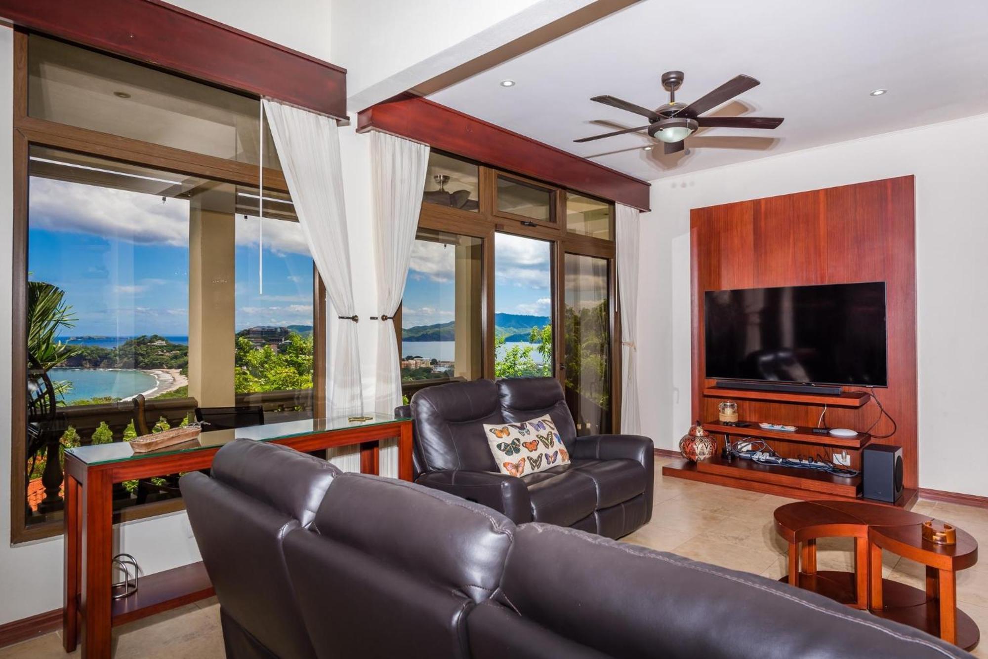 Casa Del Mar - 4 Bedroom House In Flamingo