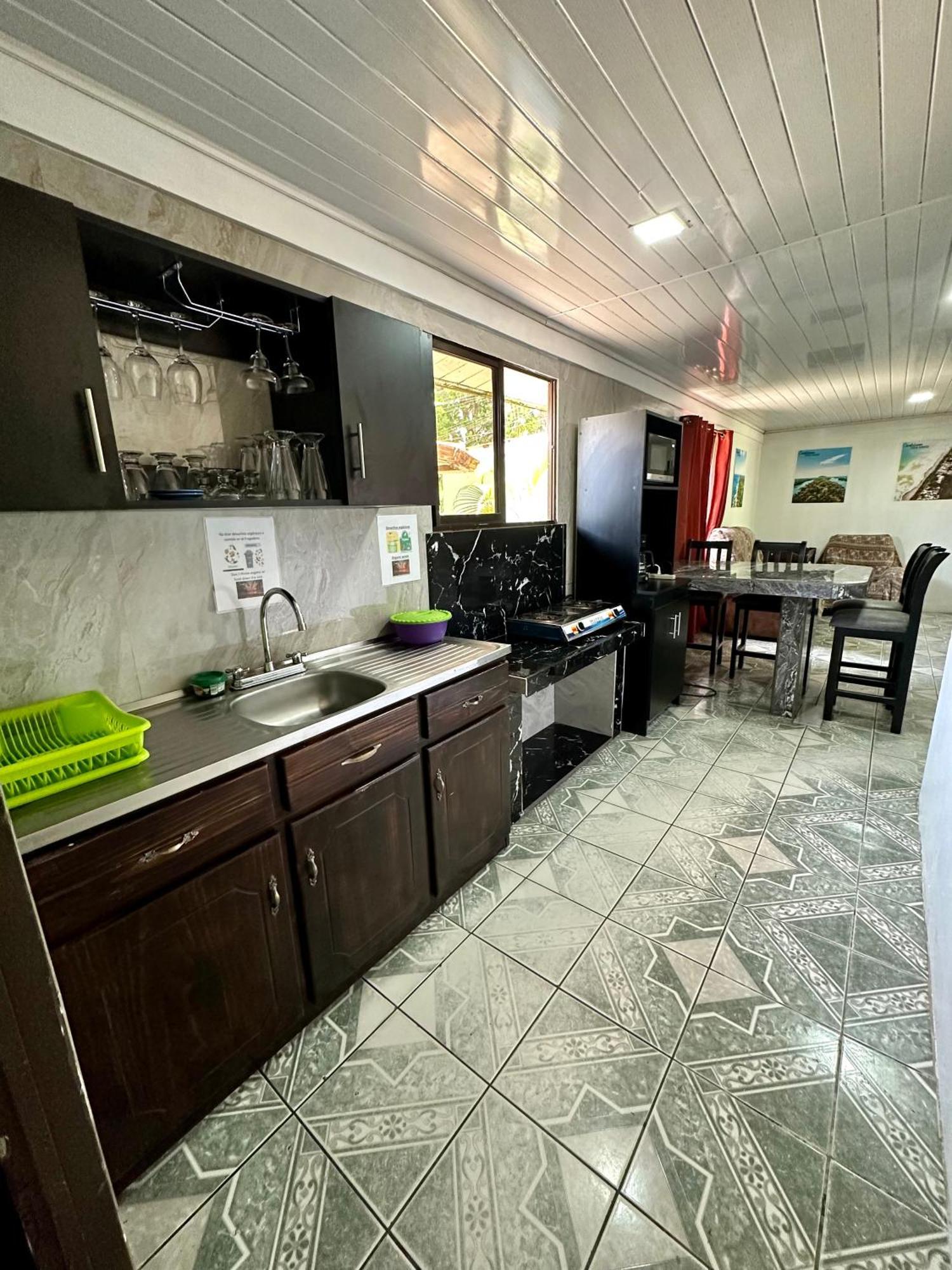 Guest house Caribbean View House Tortuguero