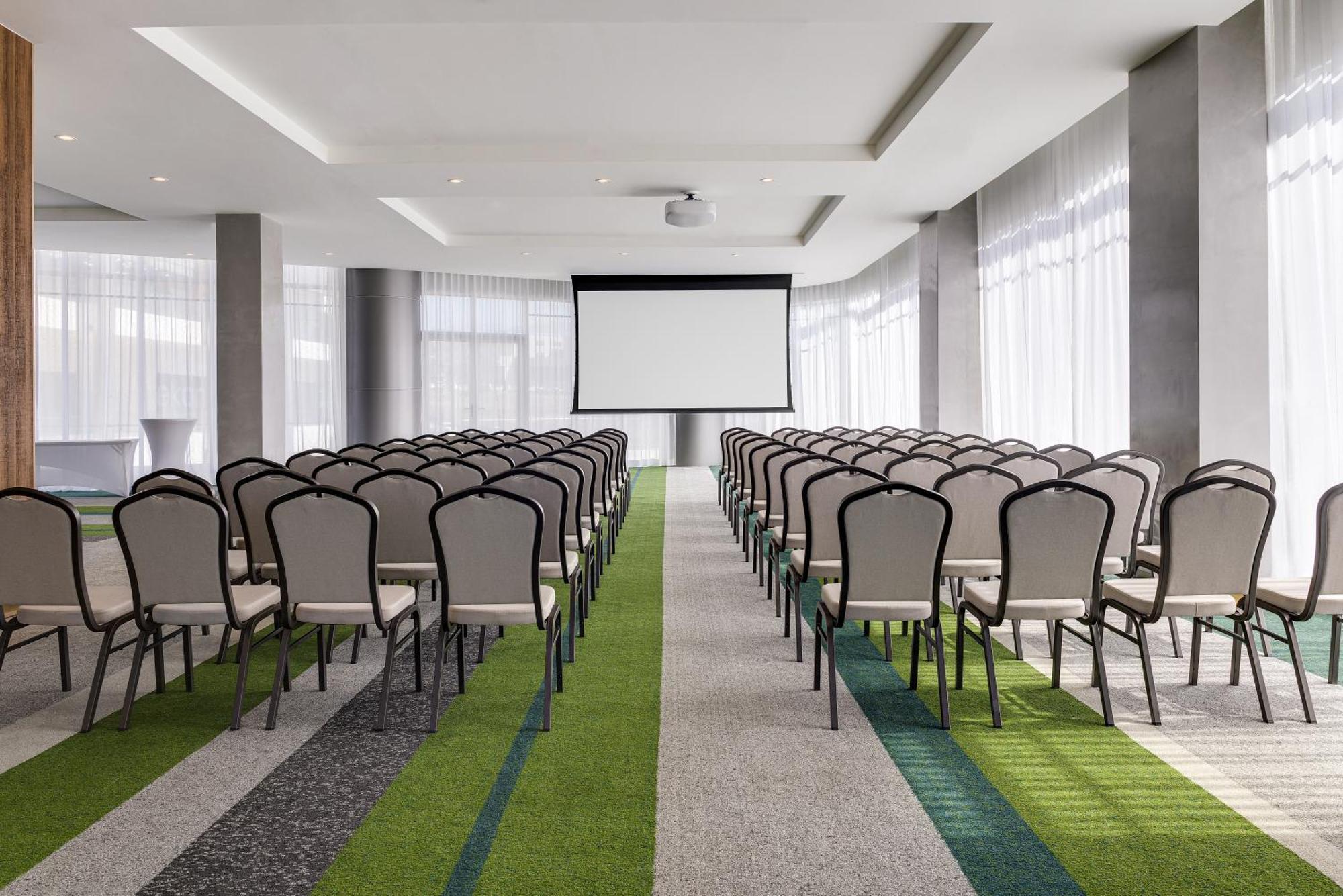 Hilton Garden San Jose Airport Mall Hotel