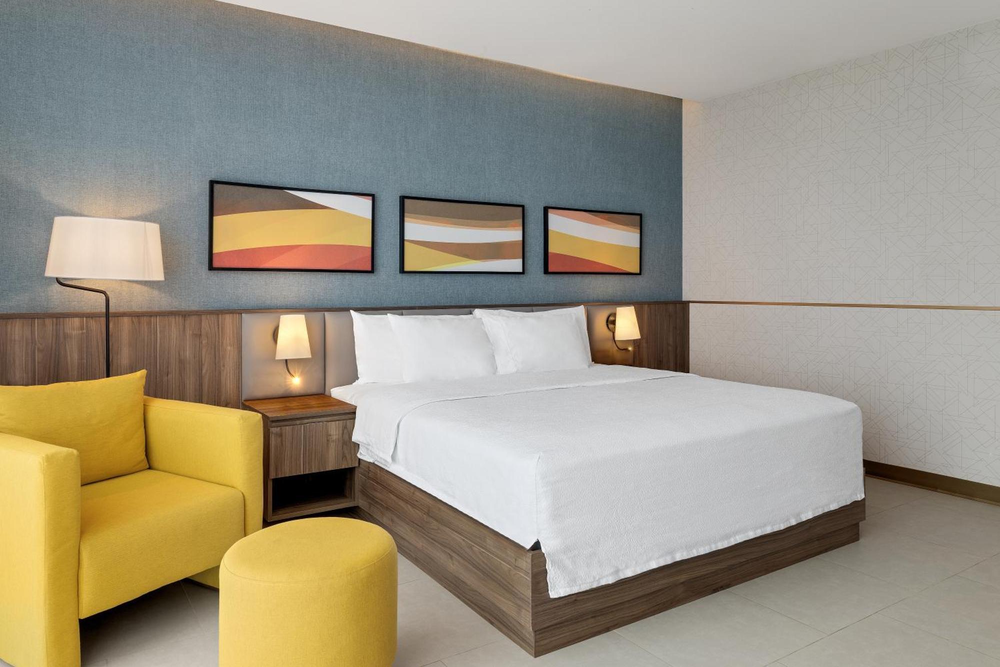 Hilton Garden San Jose Airport Mall 4*