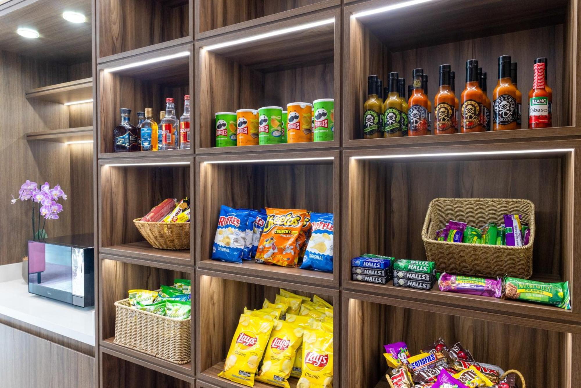 Hilton Garden San Jose Airport Mall Hotel 4*