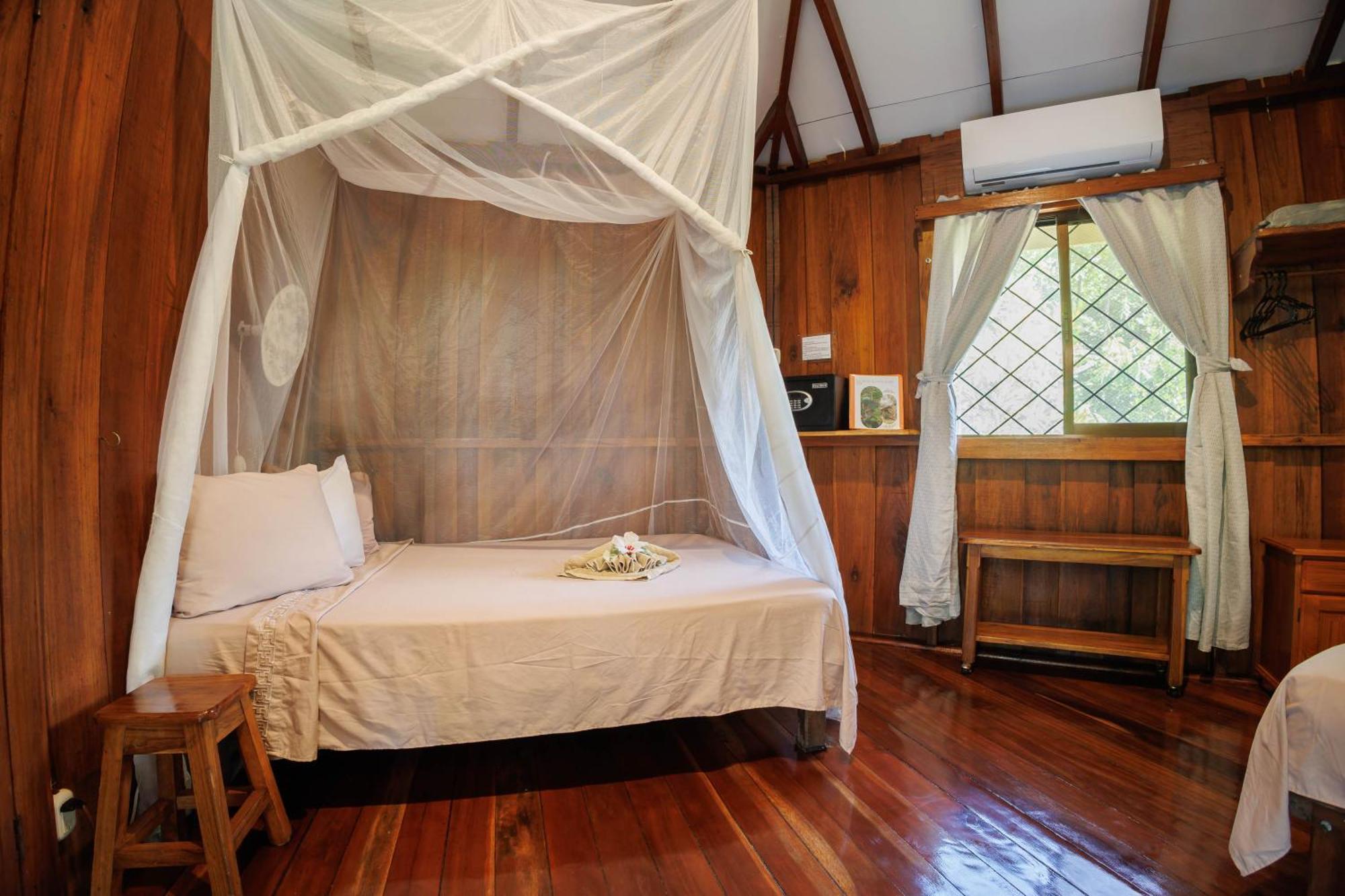 Ache Lodge Cahuita