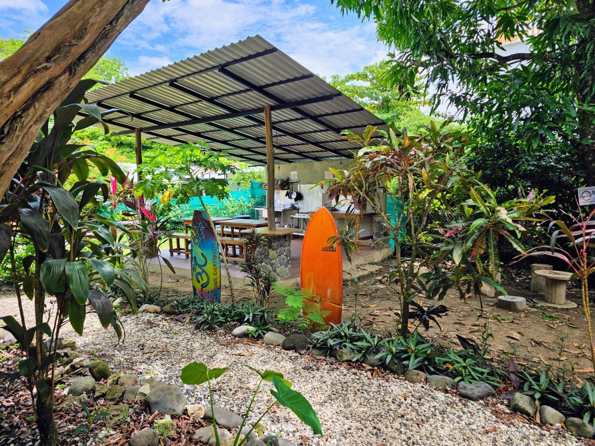 Don Jon's Surf And Yoga Playa Santa Teresa (Puntarenas)