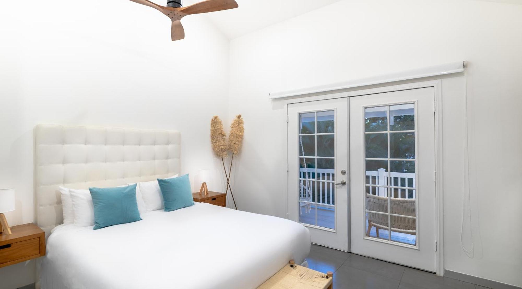 Azul & Retreat (adults Only)