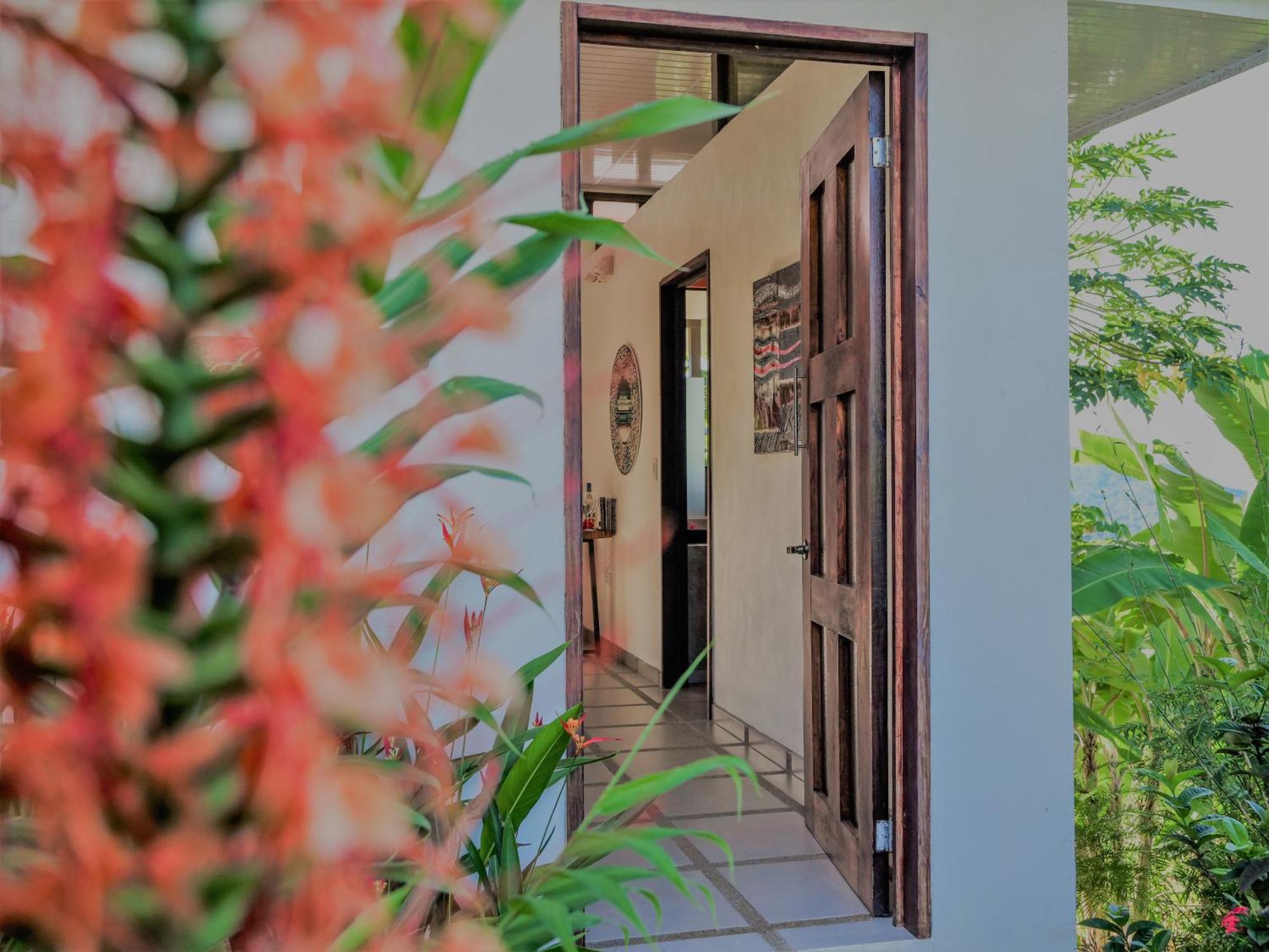 Lodge Nature's Edge Boutique *