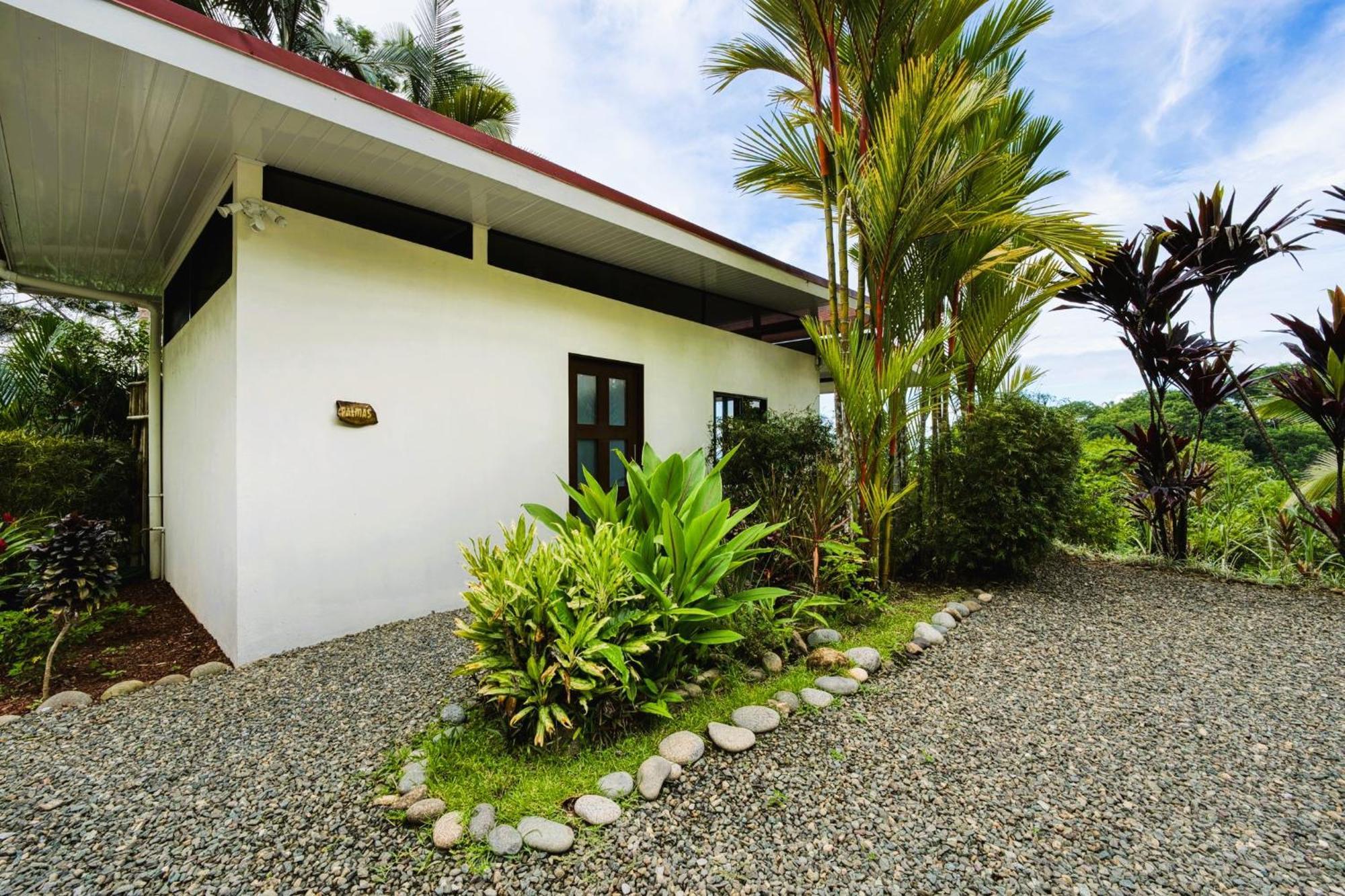 Nature's Edge Boutique Uvita