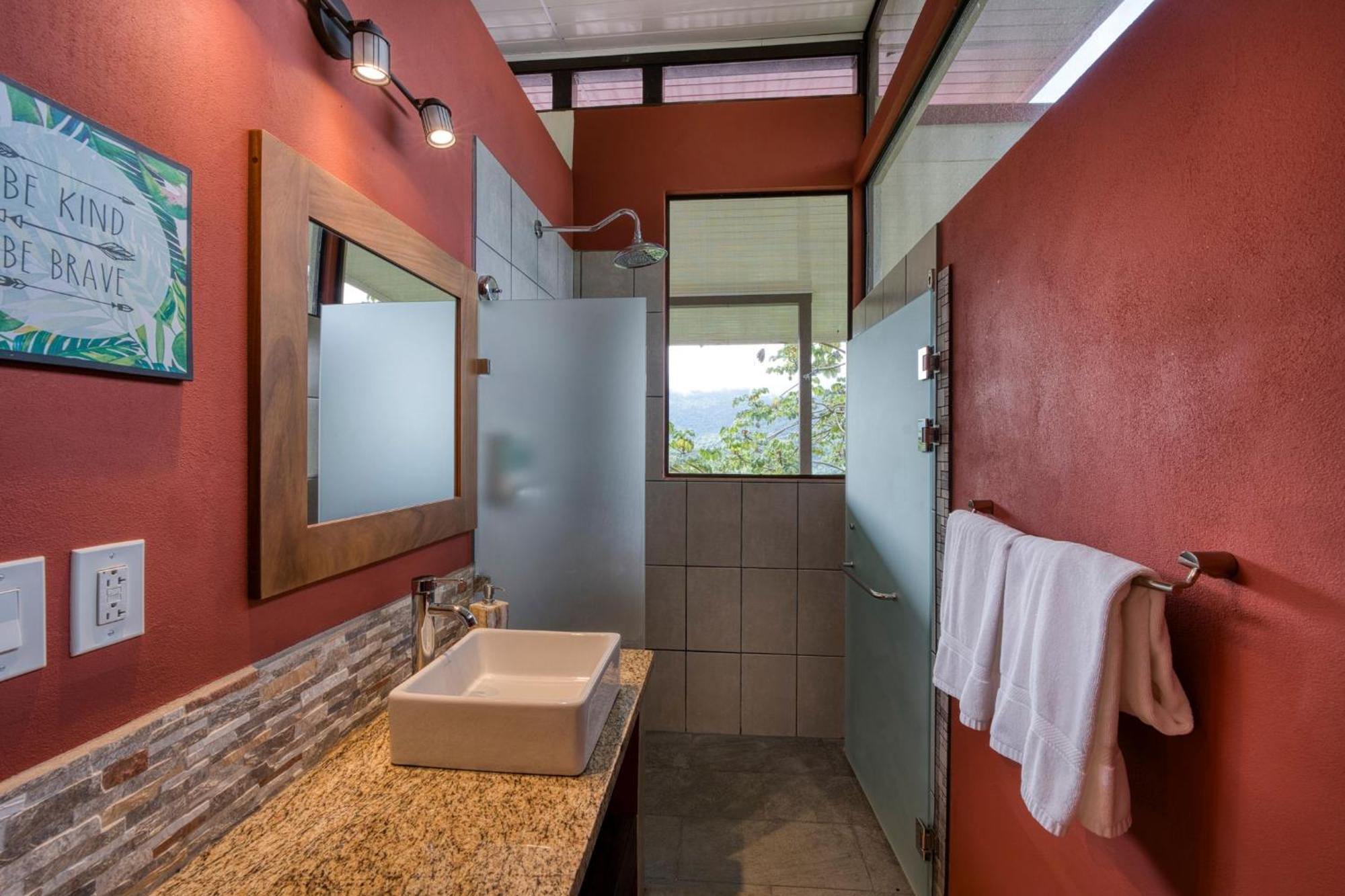 Nature's Edge Boutique Lodge *