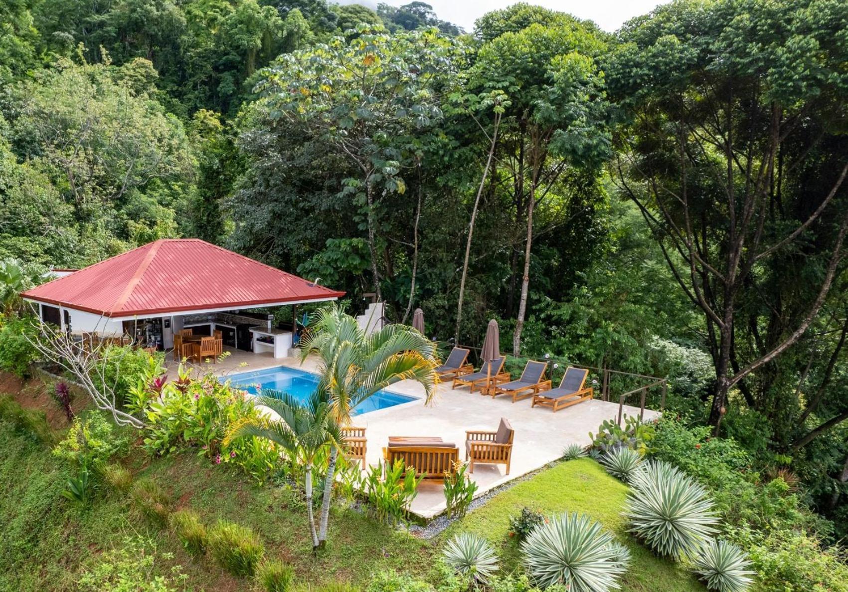 Lodge Nature's Edge Boutique *