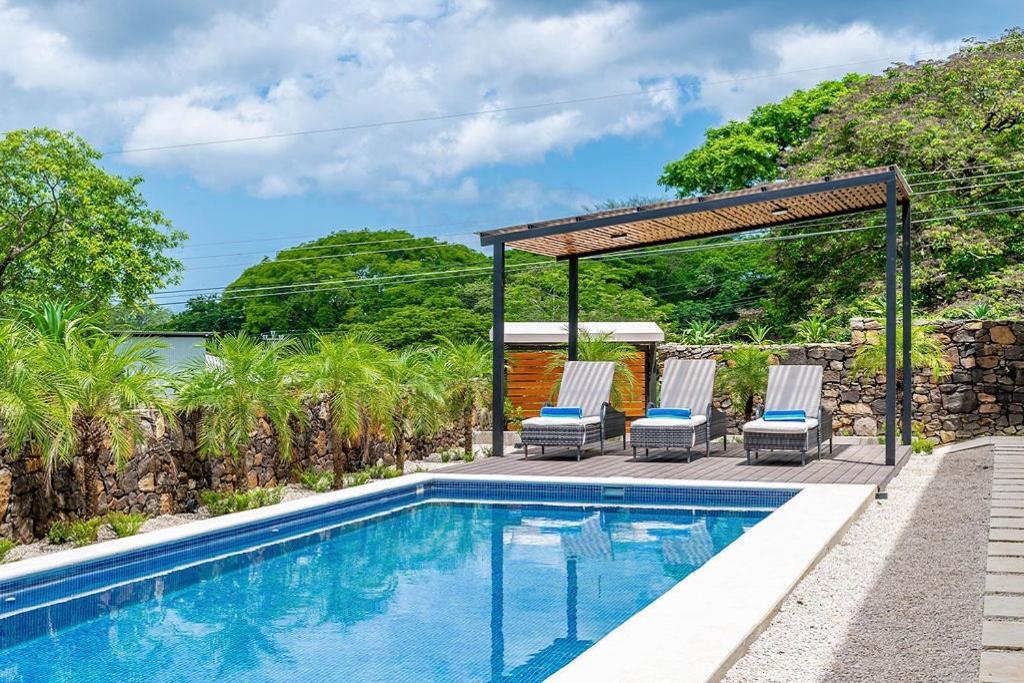 Beach, Prime Location, Fantastic Watersalt Pool & Cold Plunge, Family & Friends