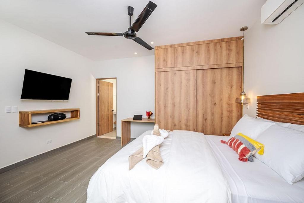 Beach, Prime Location, Fantastic Watersalt Pool & Cold Plunge, Family & Friends *