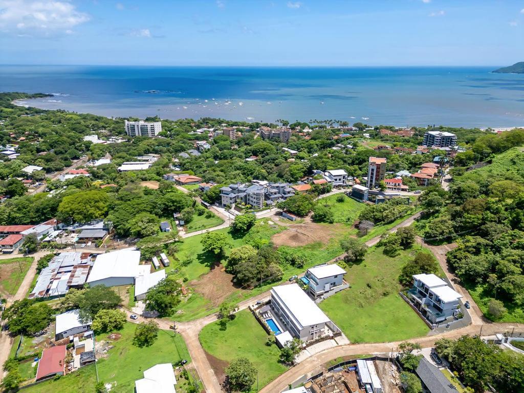 Beach, Prime Location, Fantastic Watersalt Pool & Cold Plunge, Family & Friends Apartment Tamarindo