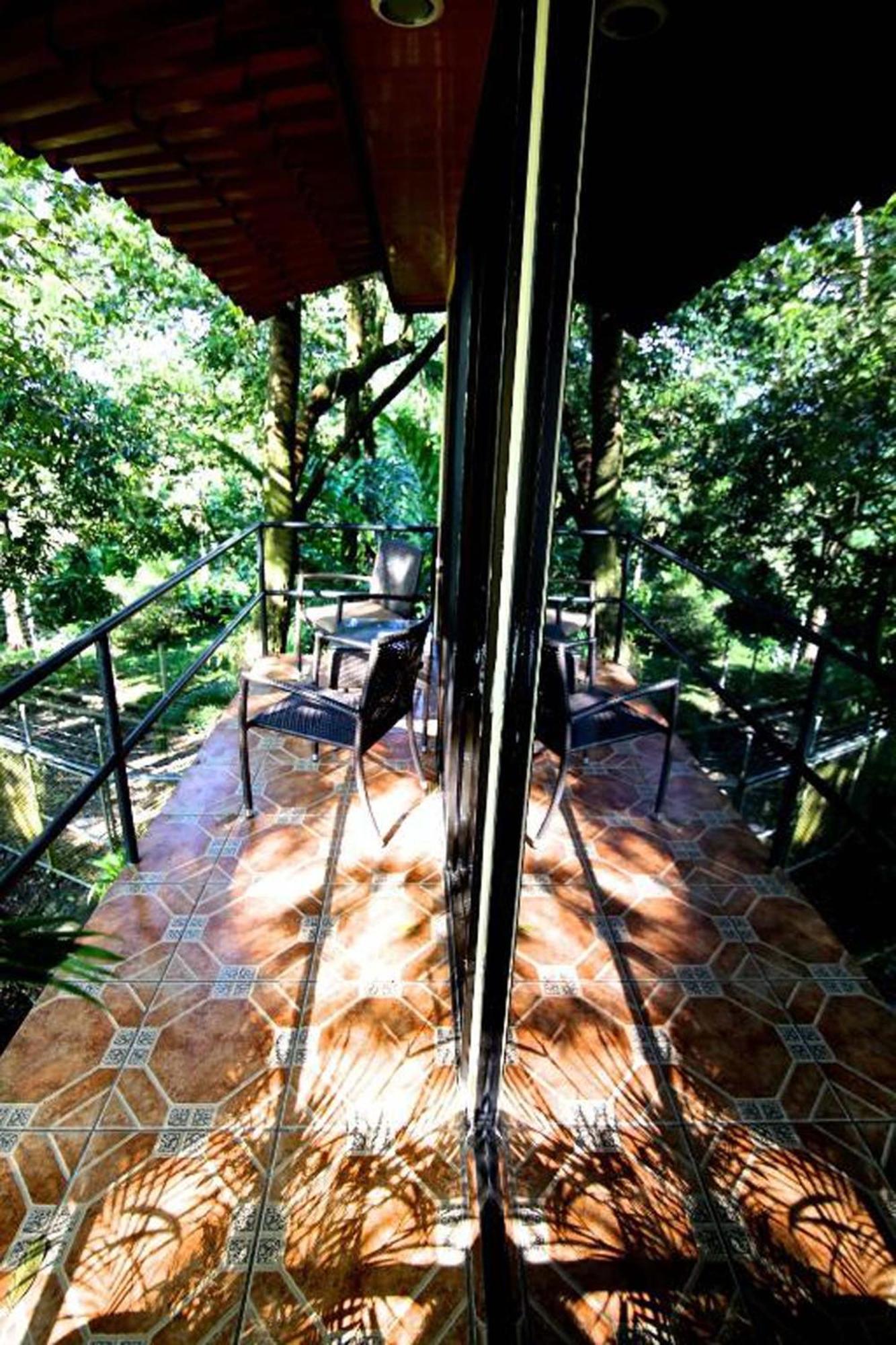 Mango Moon Manuel Antonio