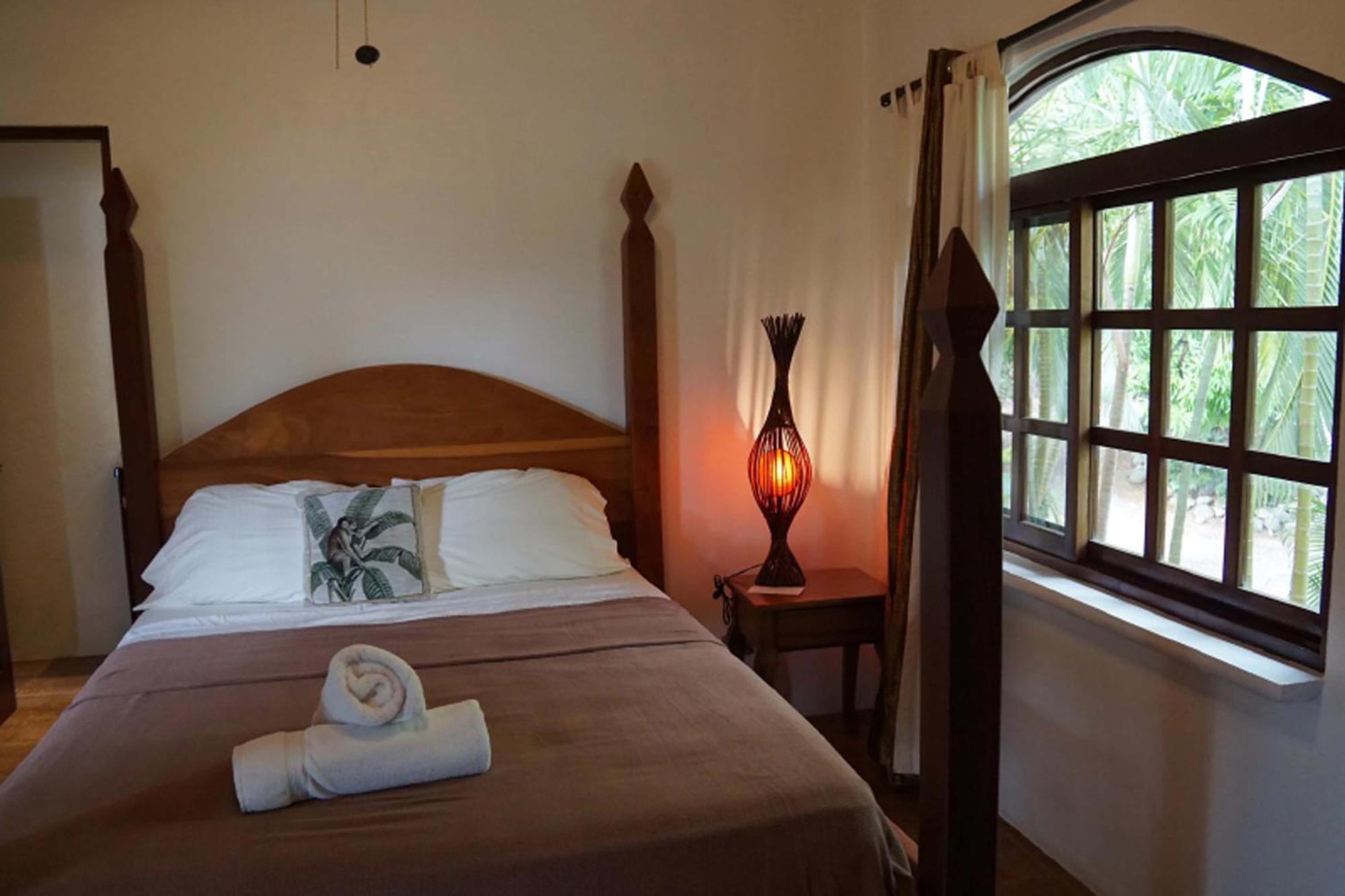 Hotel Mango Moon