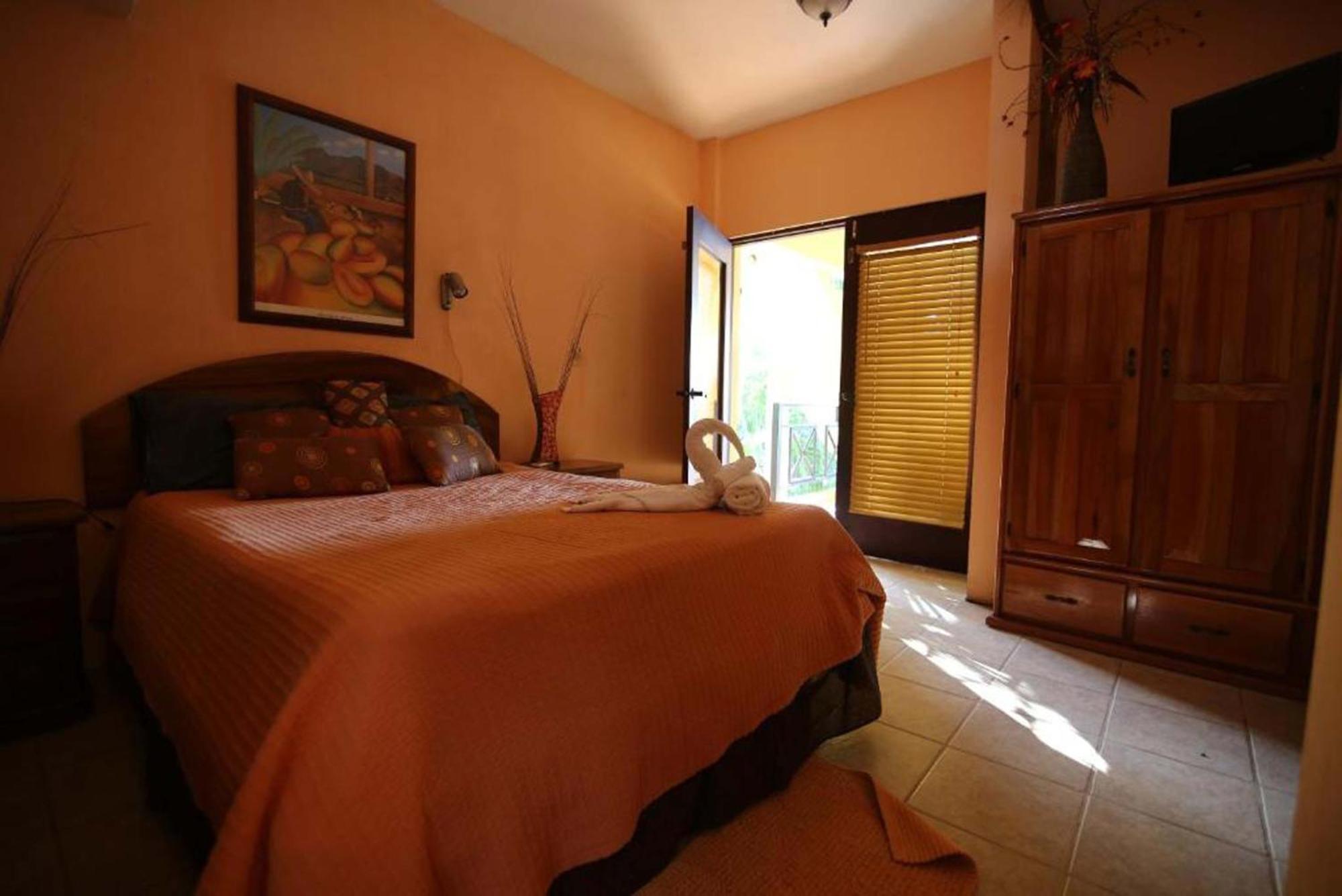 Mango Moon 3* Manuel Antonio