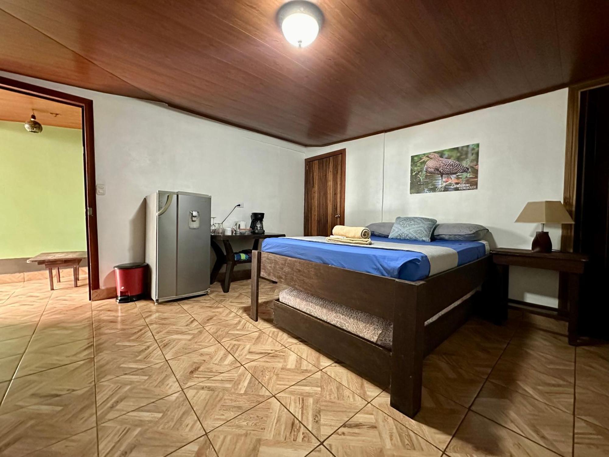 Guest house Caribbean View House *