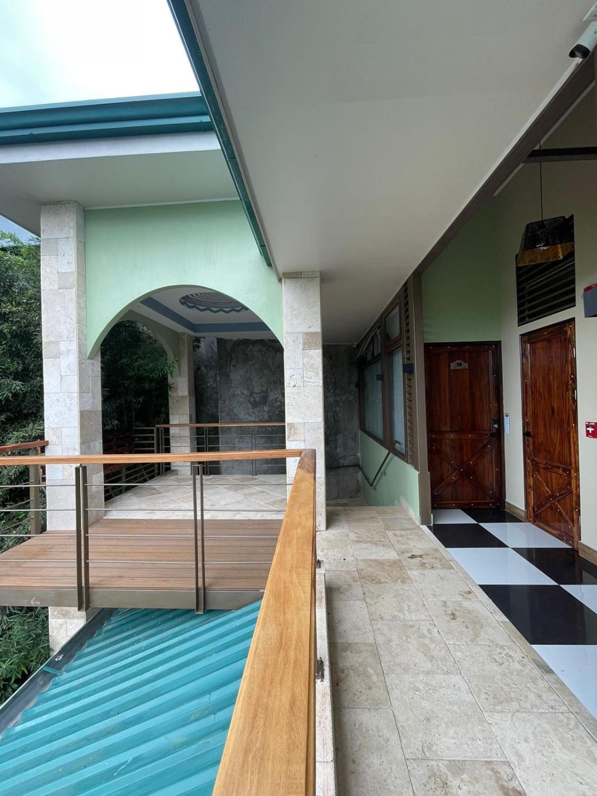 Mi Linda Tierra Hotel