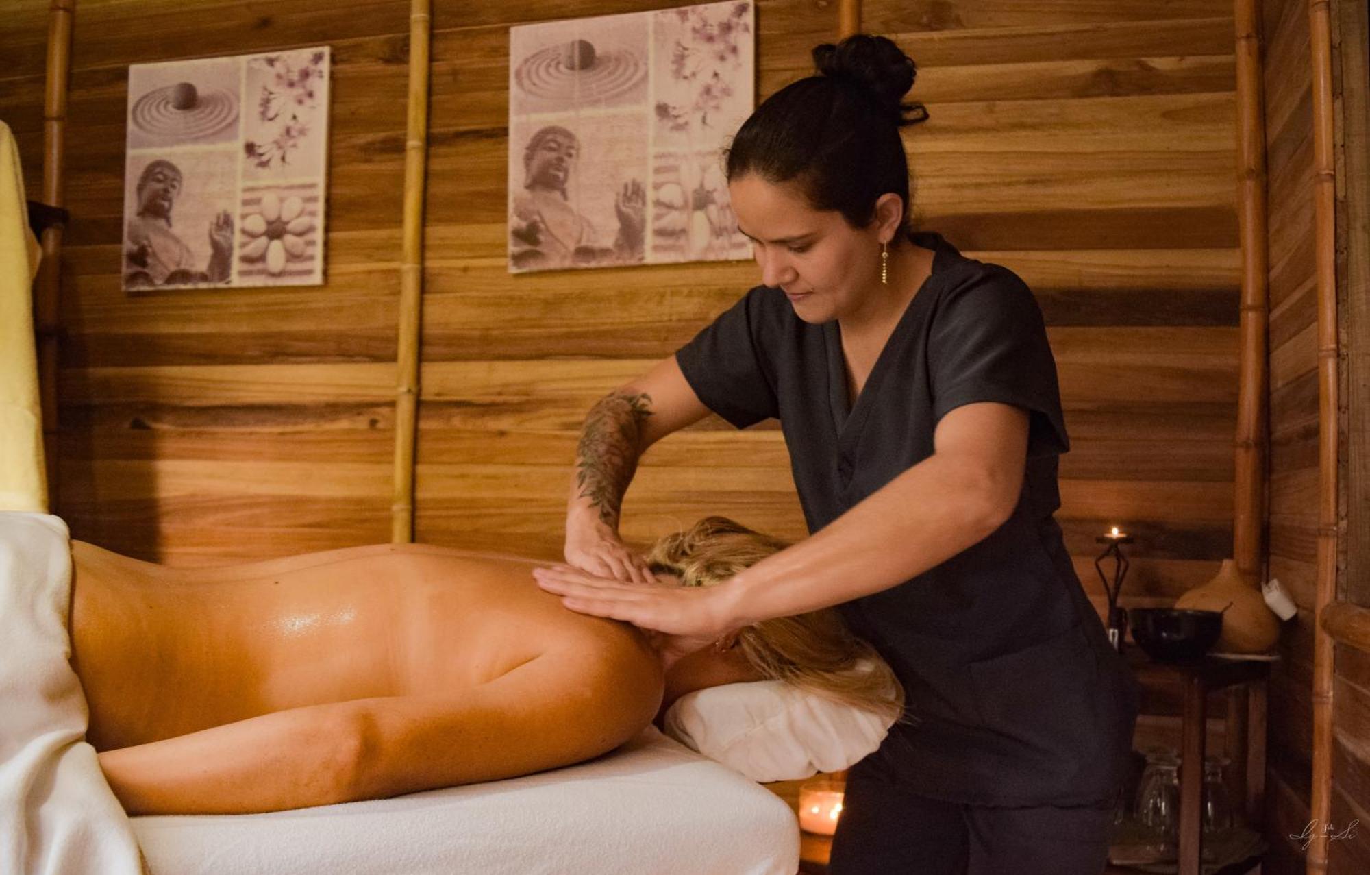 Essence Arenal & Yoga Lodge