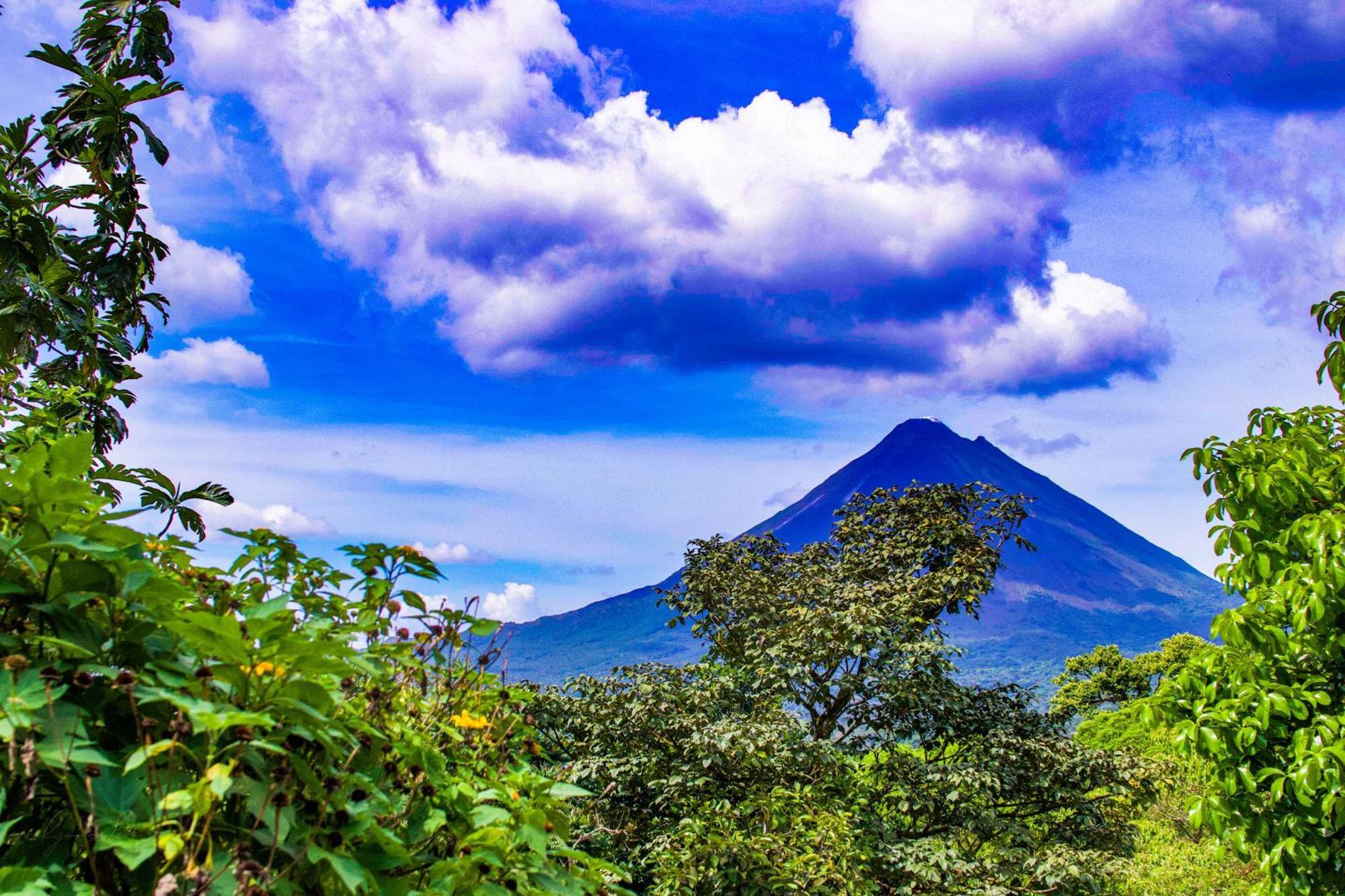 Essence Arenal & Yoga *