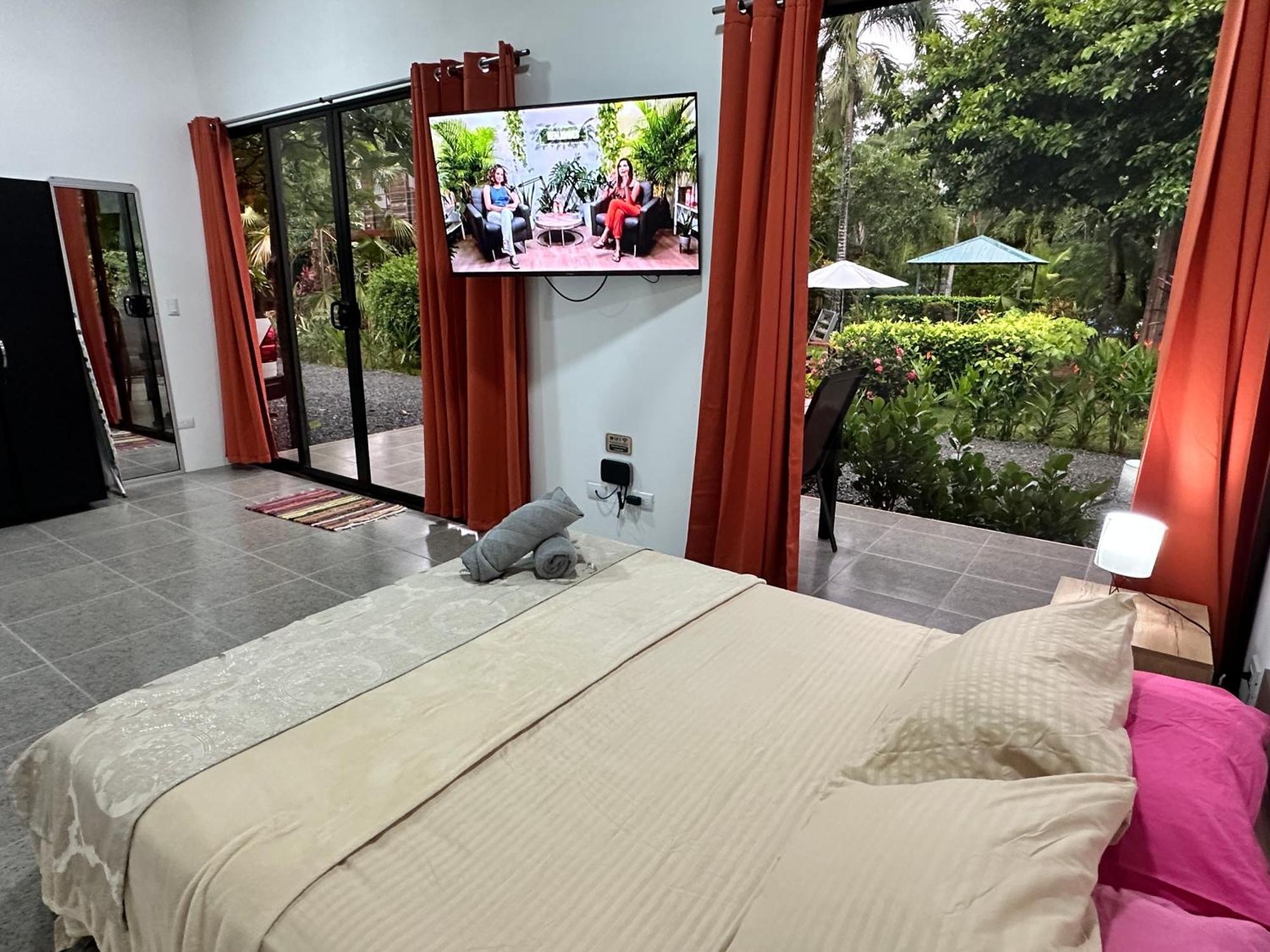 Oasis Retreat With And Holiday home Uvita