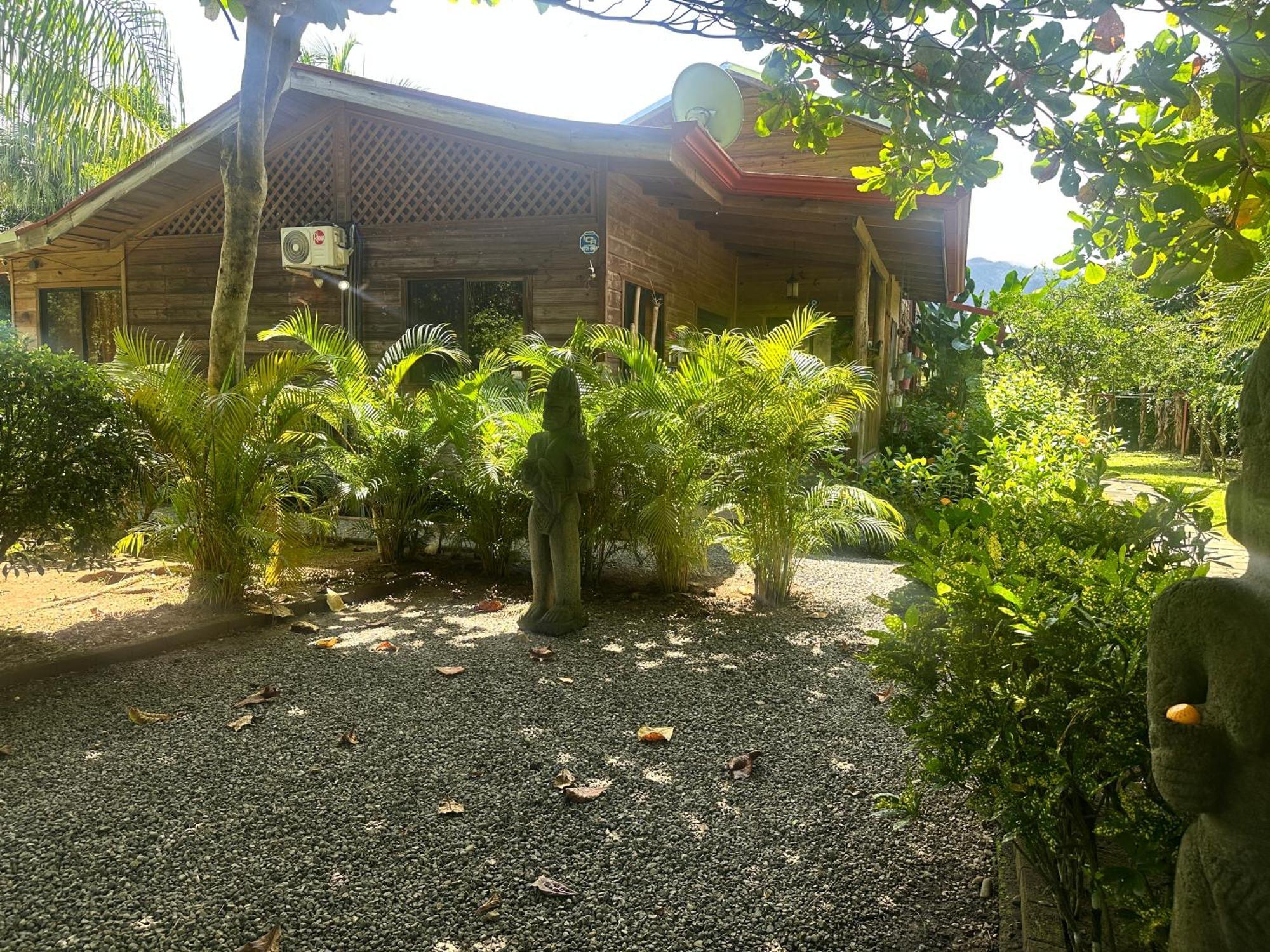 Holiday home Oasis Retreat With And Uvita