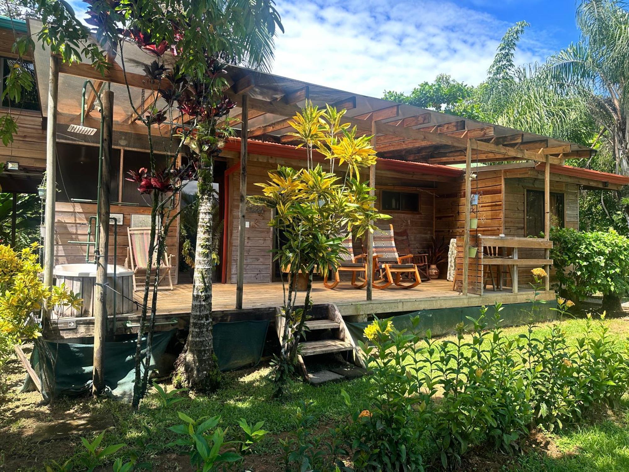 Oasis Retreat With And * Uvita