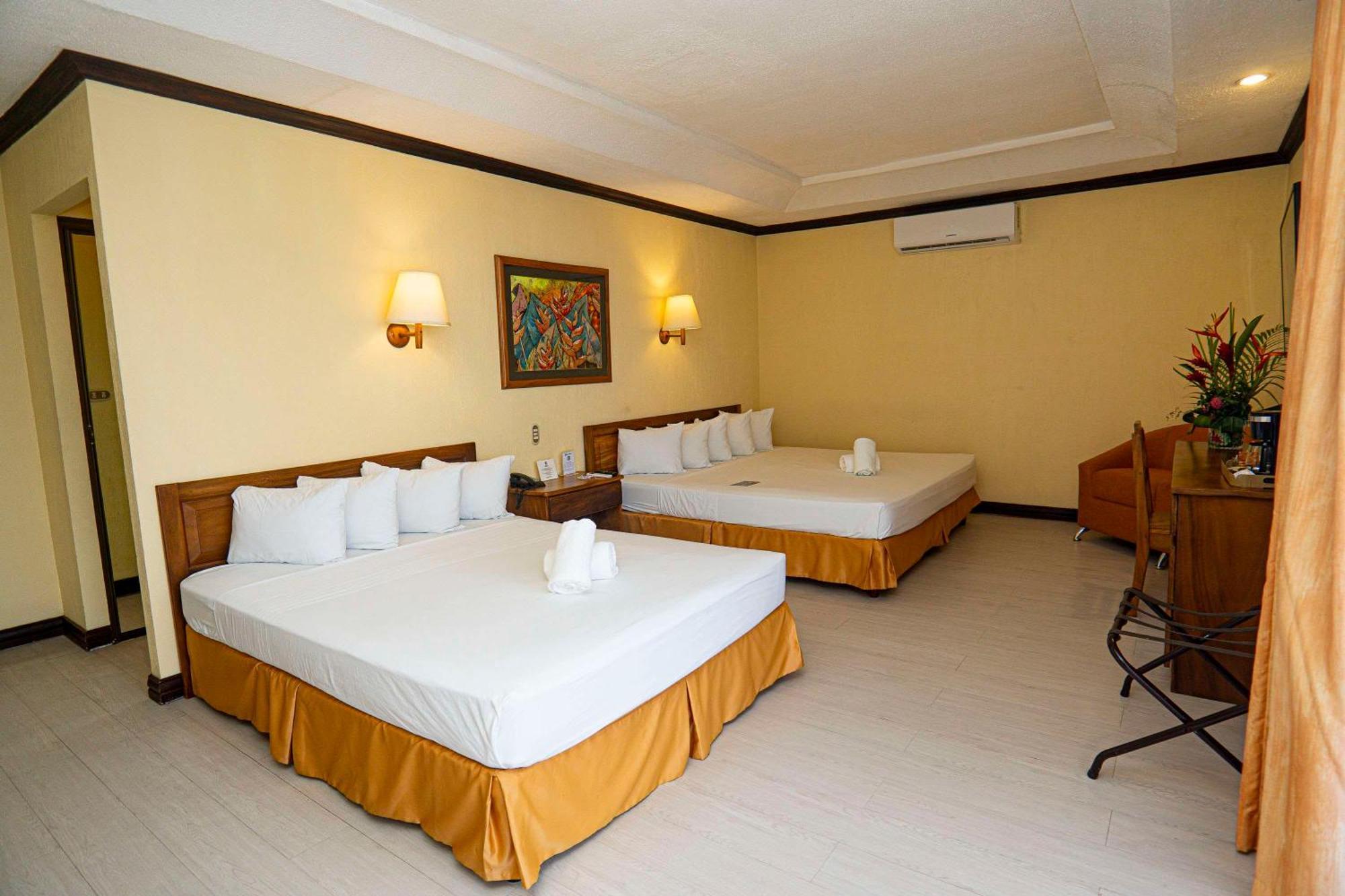 Western & Casino Kamuk Hotel Manuel Antonio