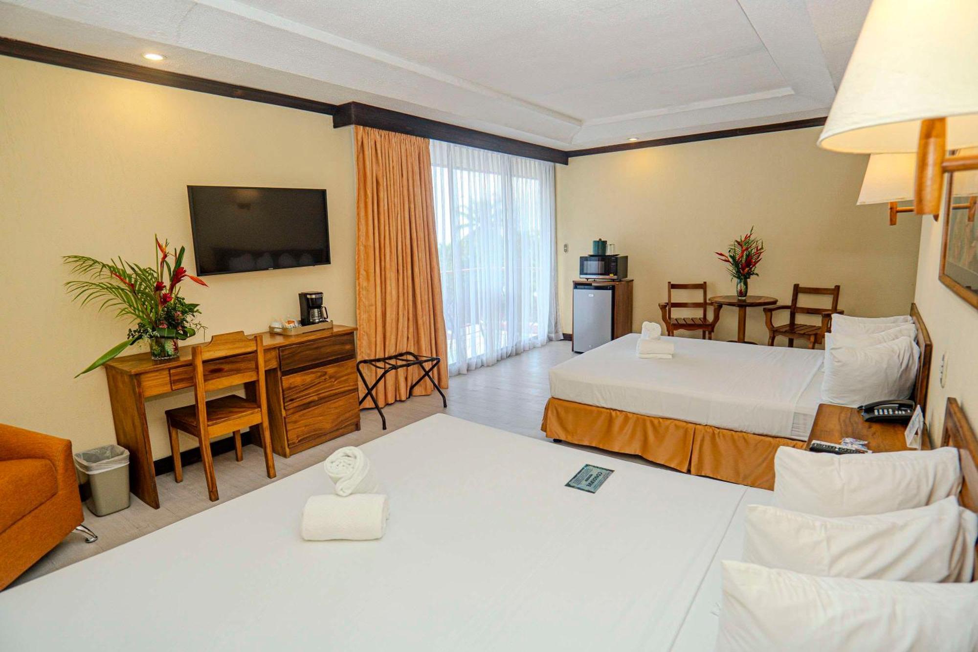 Western & Casino Kamuk Manuel Antonio