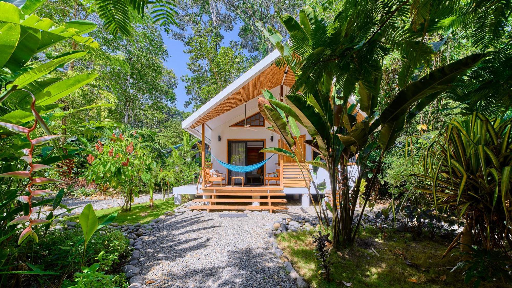 Resort Dragonfly Beachfront Villas-adult Only *