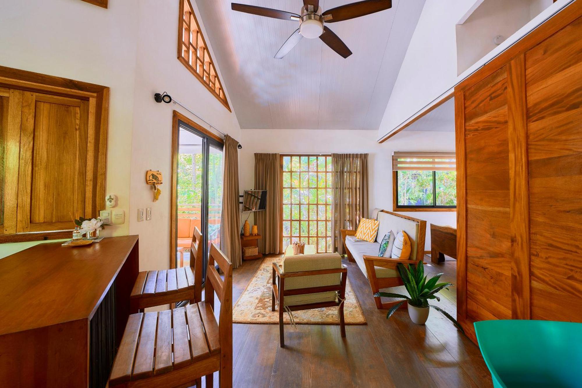 Dragonfly Beachfront Villas-adult Only Resort *