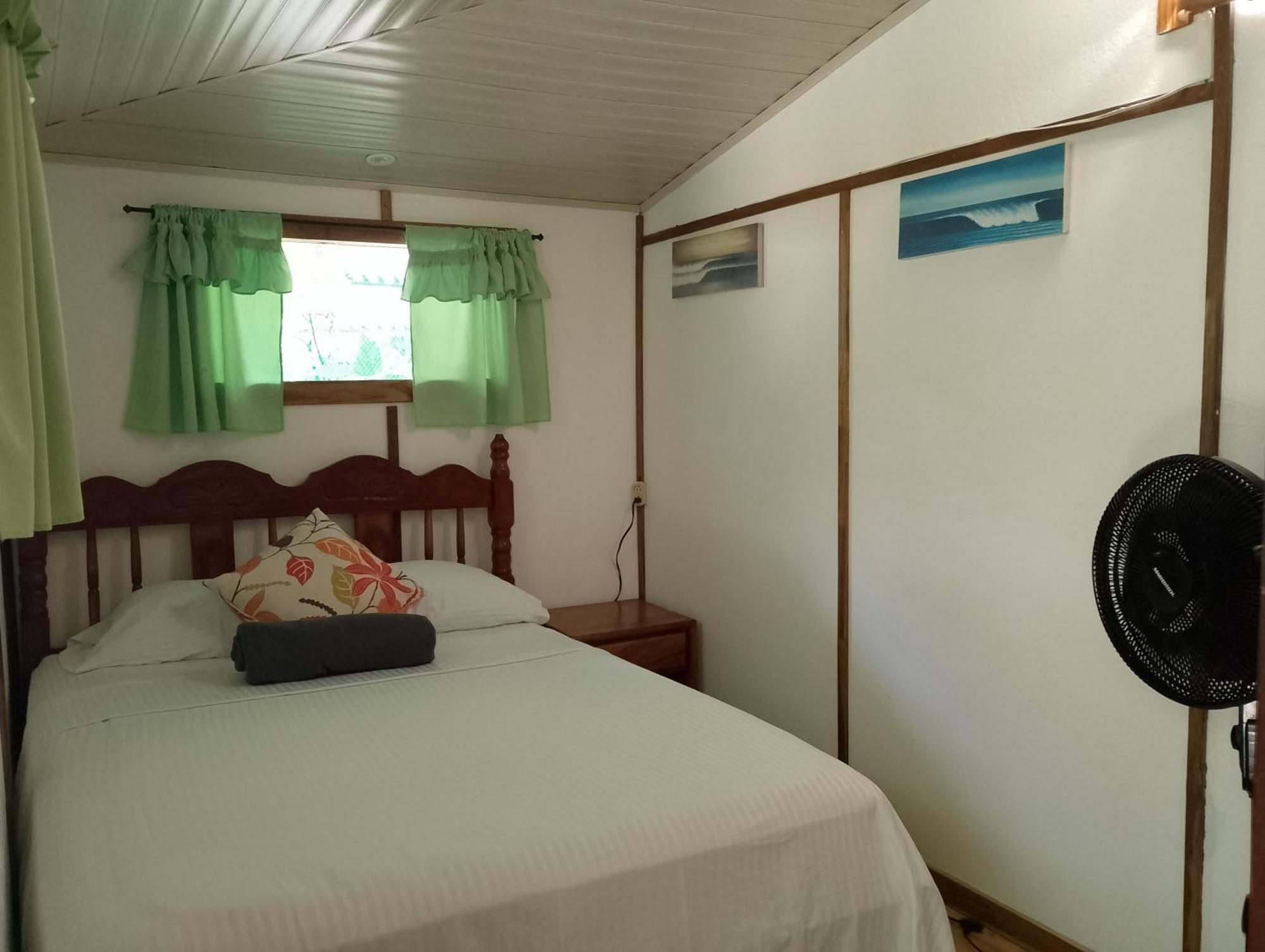 Hotel Mal Pais Surf Camp