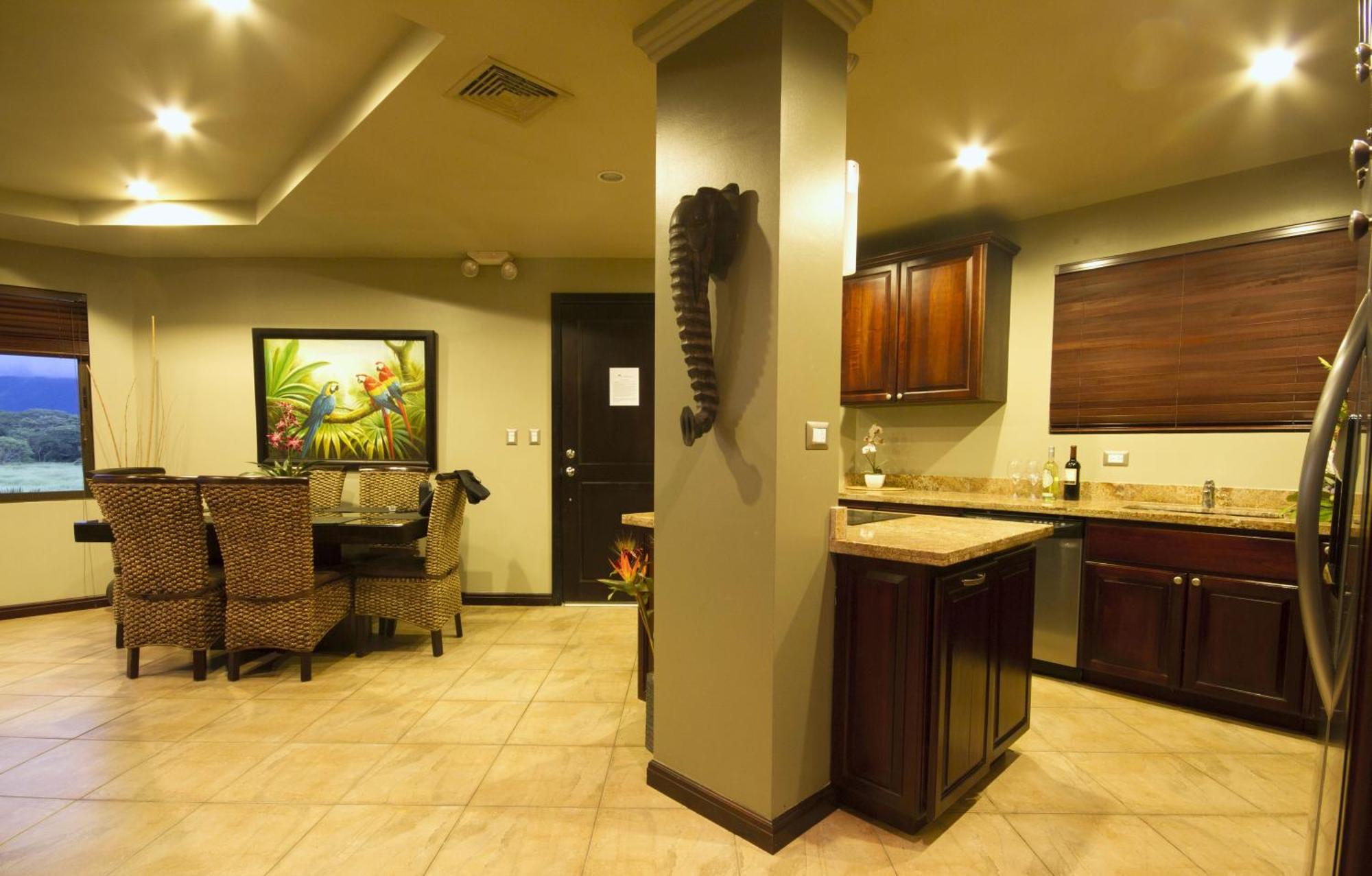Monaco Aparthotel 3*