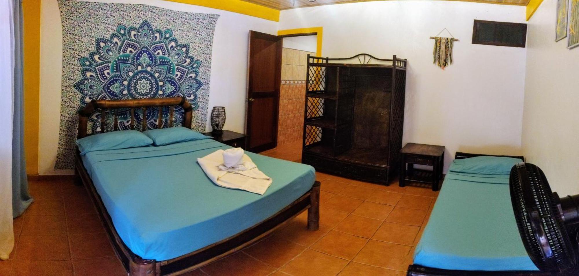 Cool Vibes Hostel Dominical