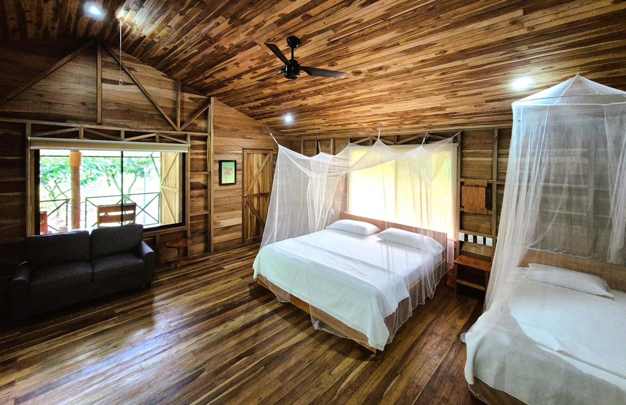 Amistad Cacao Lodge *